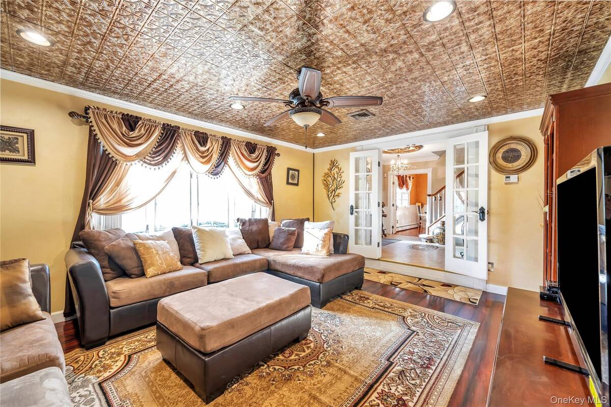 #18 photo, 17 Wall Street, Саффолк ‖ Port Jefferson Station , NY 11776