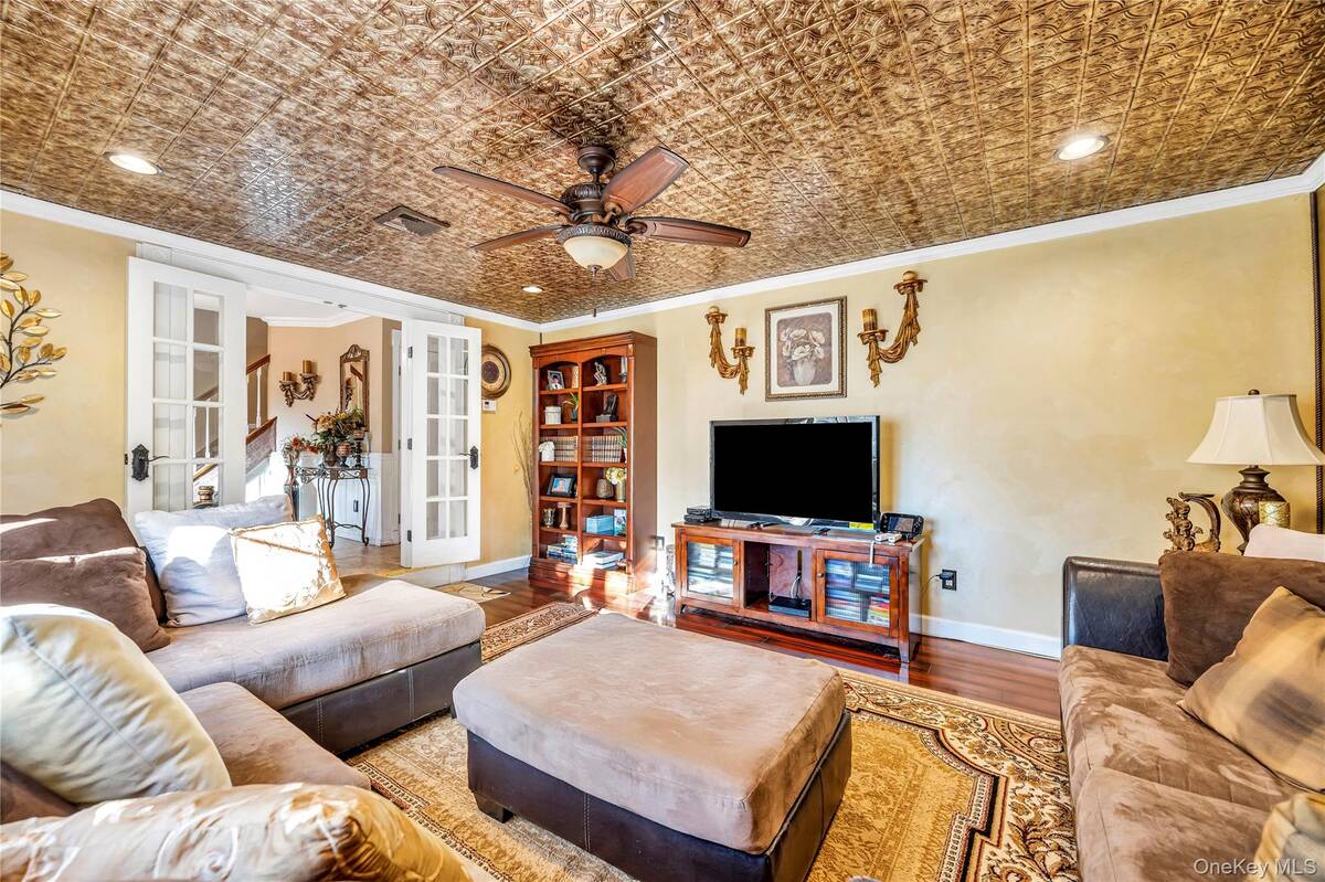 #19 photo, 17 Wall Street, Саффолк ‖ Port Jefferson Station , NY 11776