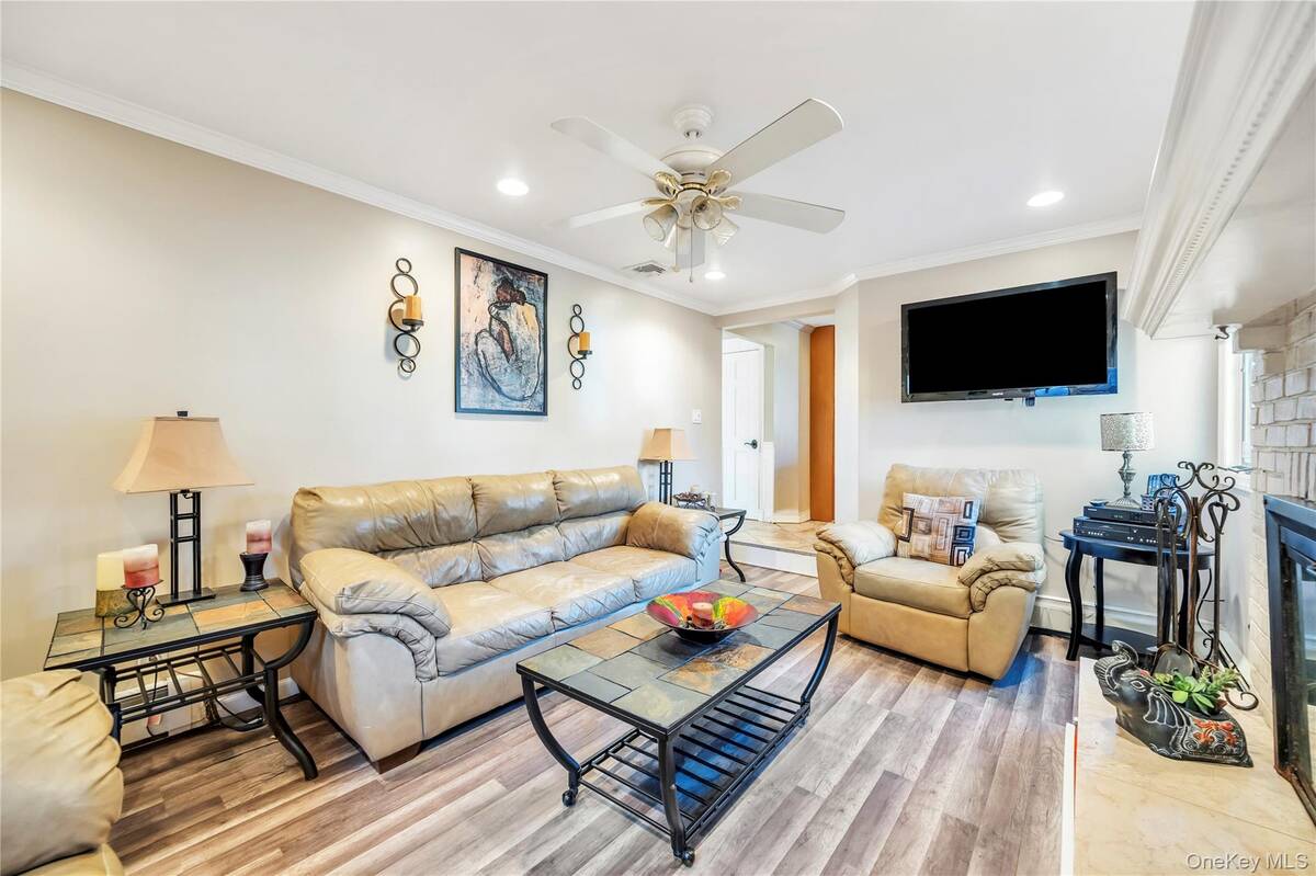 #25 photo, 17 Wall Street, Саффолк ‖ Port Jefferson Station , NY 11776