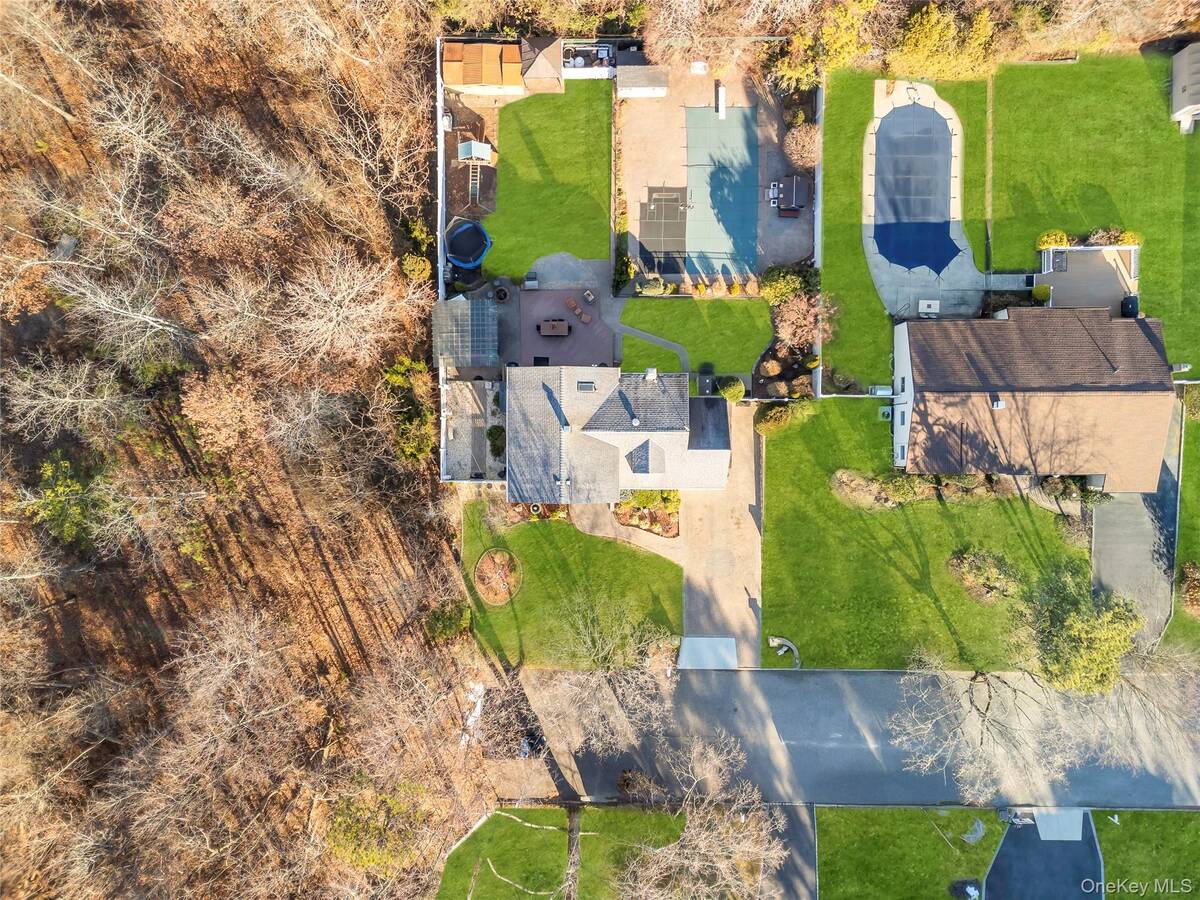 #3 photo, 17 Wall Street, Саффолк ‖ Port Jefferson Station , NY 11776