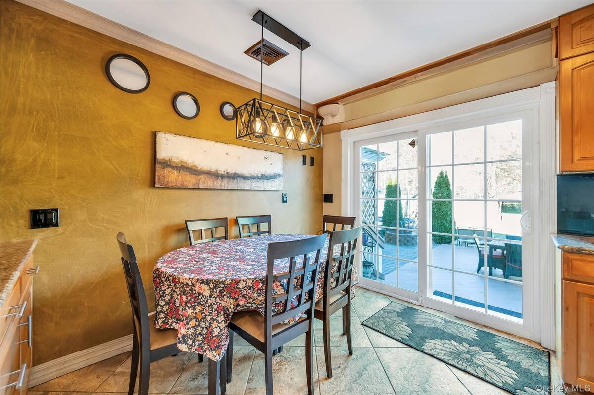 #32 photo, 17 Wall Street, Саффолк ‖ Port Jefferson Station , NY 11776