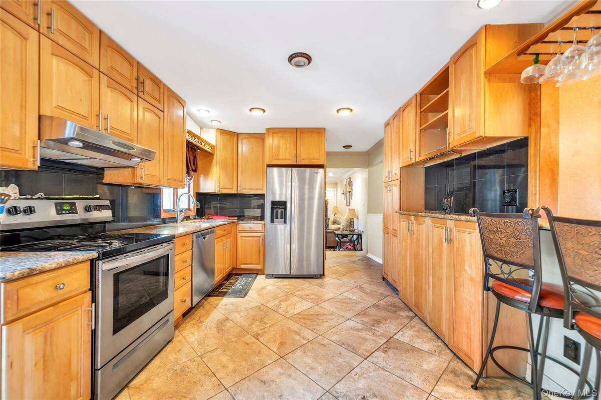 #33 photo, 17 Wall Street, Саффолк ‖ Port Jefferson Station , NY 11776