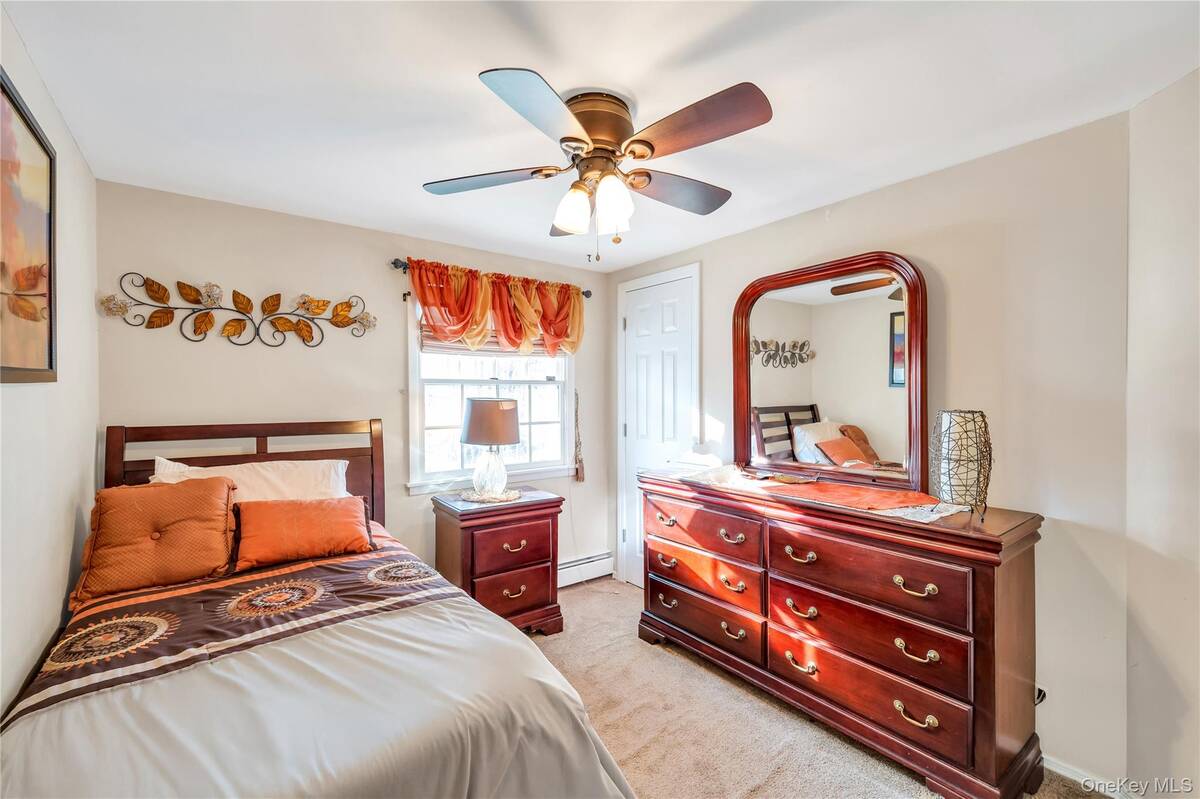 #40 photo, 17 Wall Street, Саффолк ‖ Port Jefferson Station , NY 11776