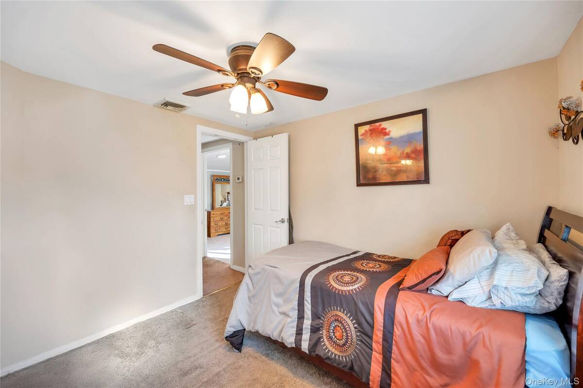 #41 photo, 17 Wall Street, Саффолк ‖ Port Jefferson Station , NY 11776