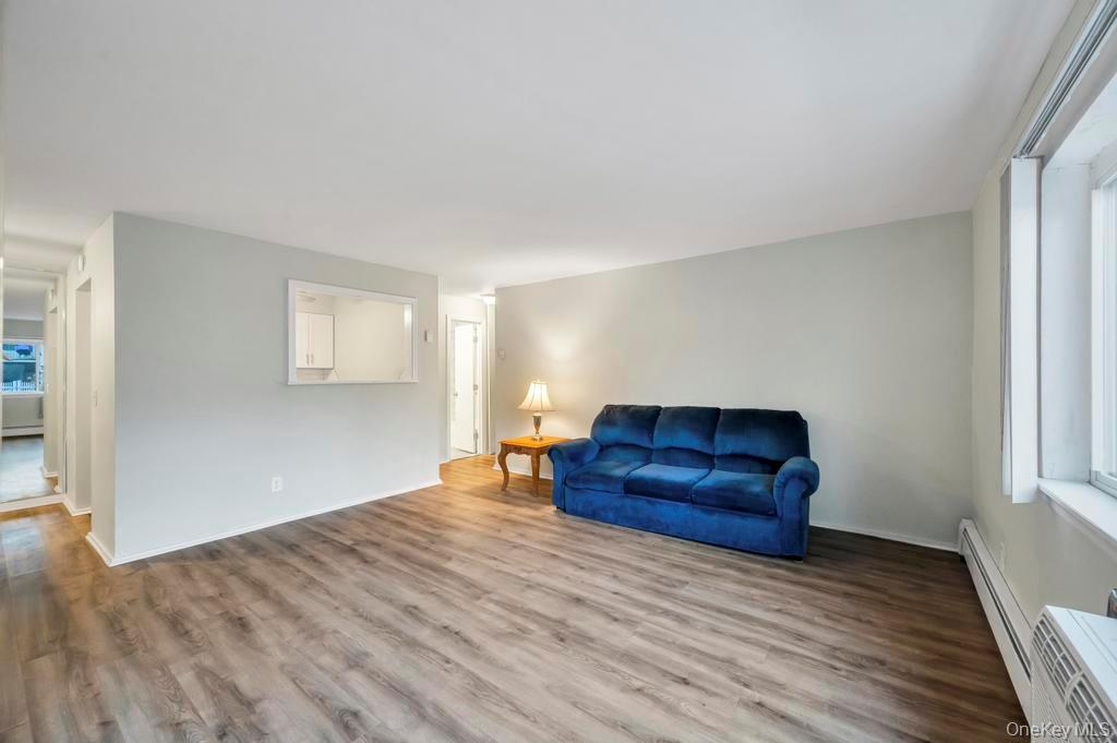 #13 photo, 40 Richmond Boulevard, #3B, Ronkonkoma , NY 11779