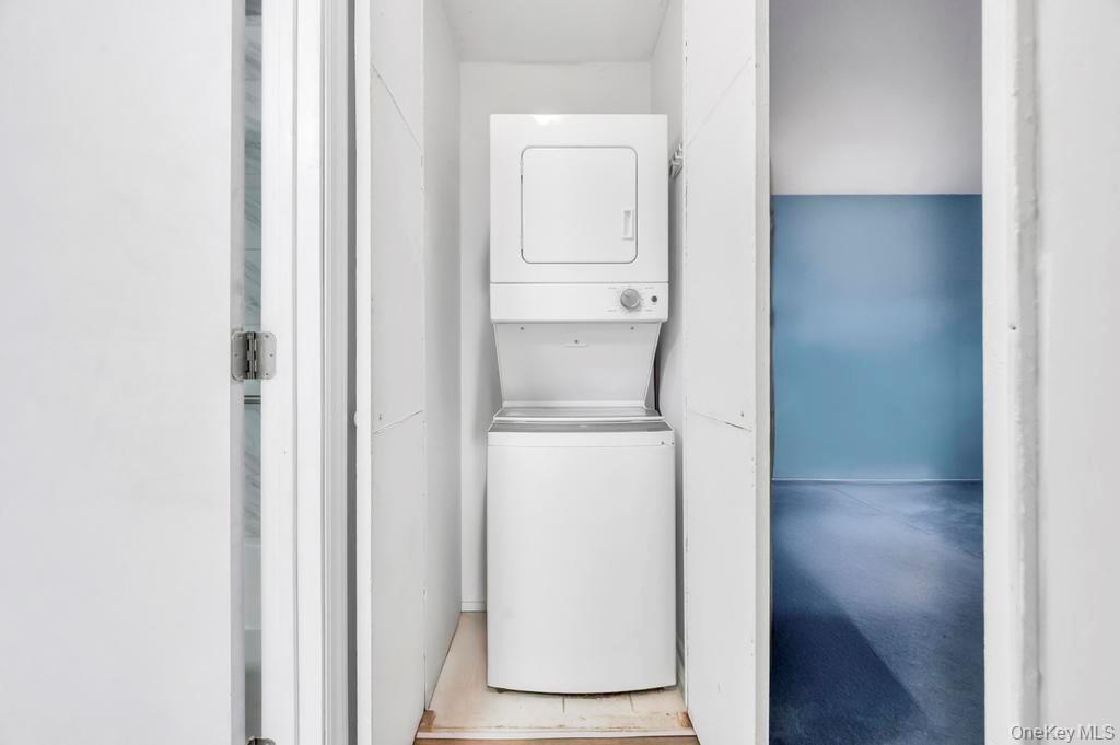 #17 photo, 40 Richmond Boulevard, #3B, Ronkonkoma , NY 11779