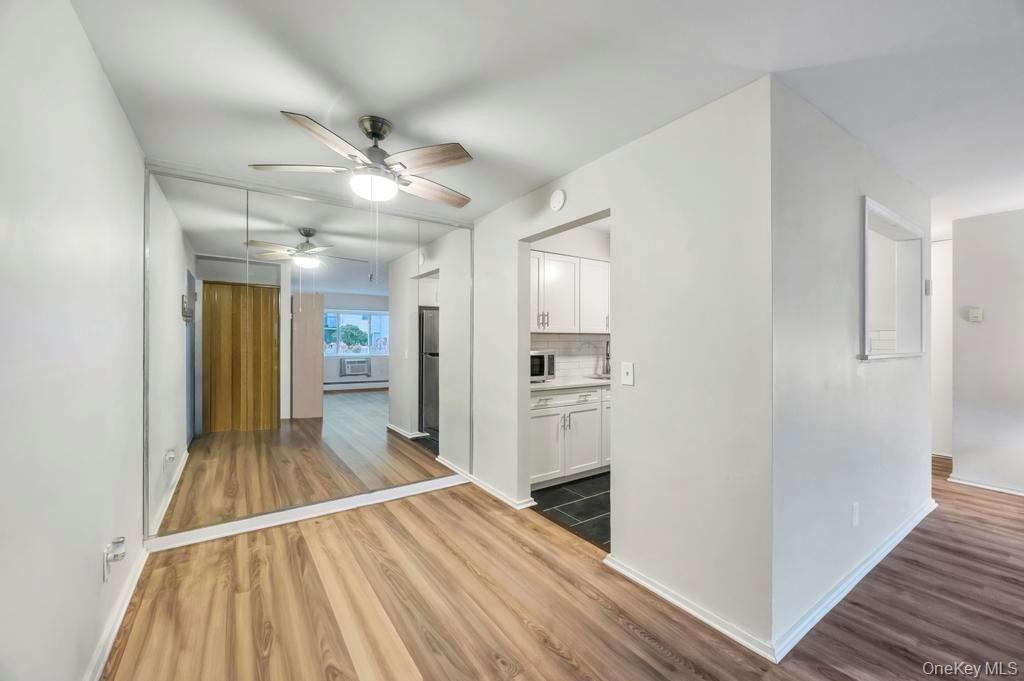 #5 photo, 40 Richmond Boulevard, #3B, Ronkonkoma , NY 11779