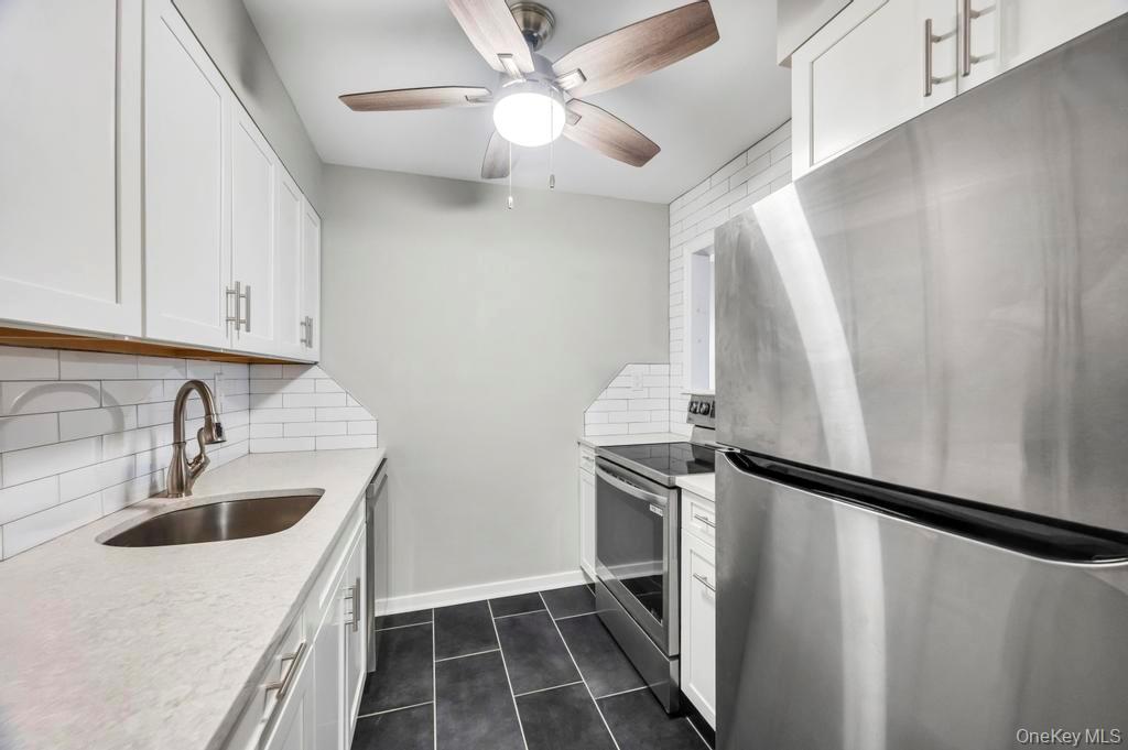 #7 photo, 40 Richmond Boulevard, #3B, Ronkonkoma , NY 11779