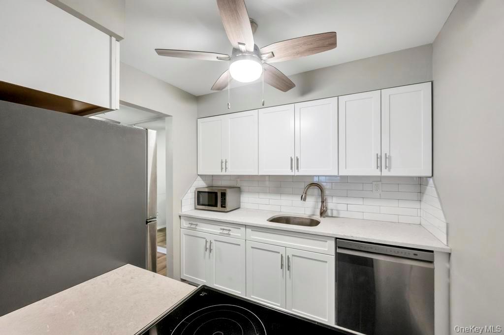 #8 photo, 40 Richmond Boulevard, #3B, Ronkonkoma , NY 11779