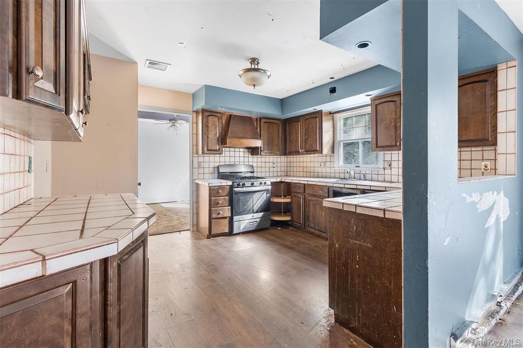 #4 photo, 34 Andys Lane, Eastport , NY 11941