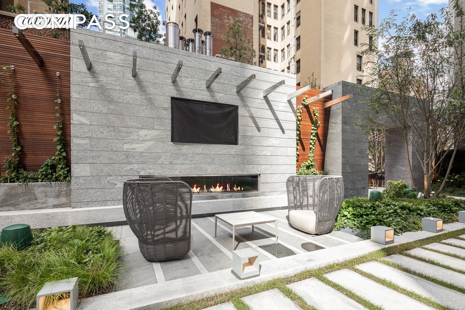 #20 photo, New York City, Midtown , NY 10019