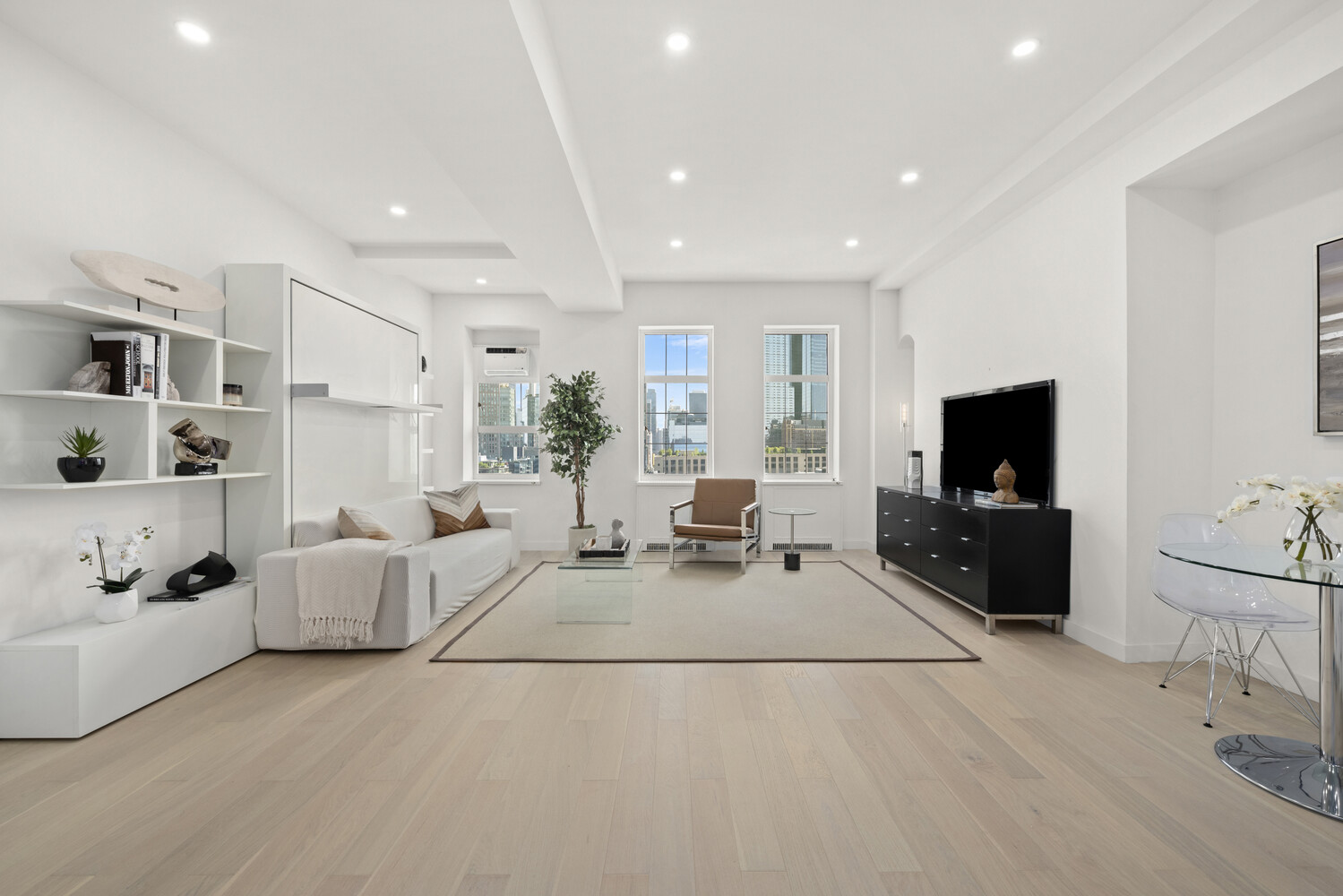 #1 photo, 470 W 24TH Street, Chelsea , NY 10011