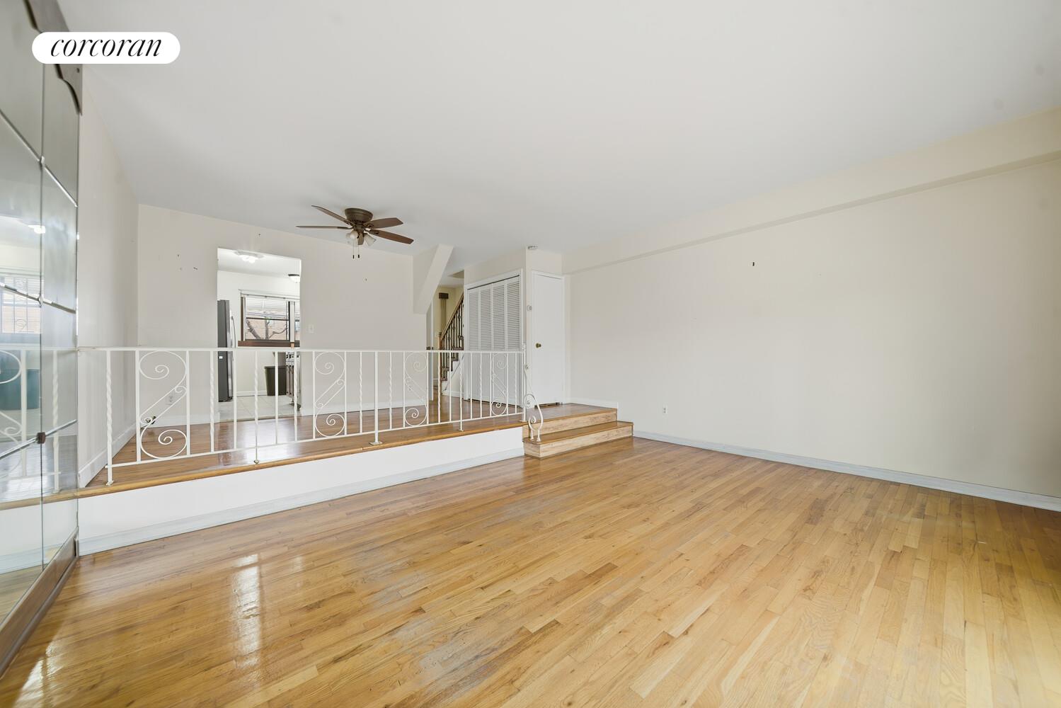 #5 photo, 4246 E TREMONT Avenue, Throgs Neck , NY 10465