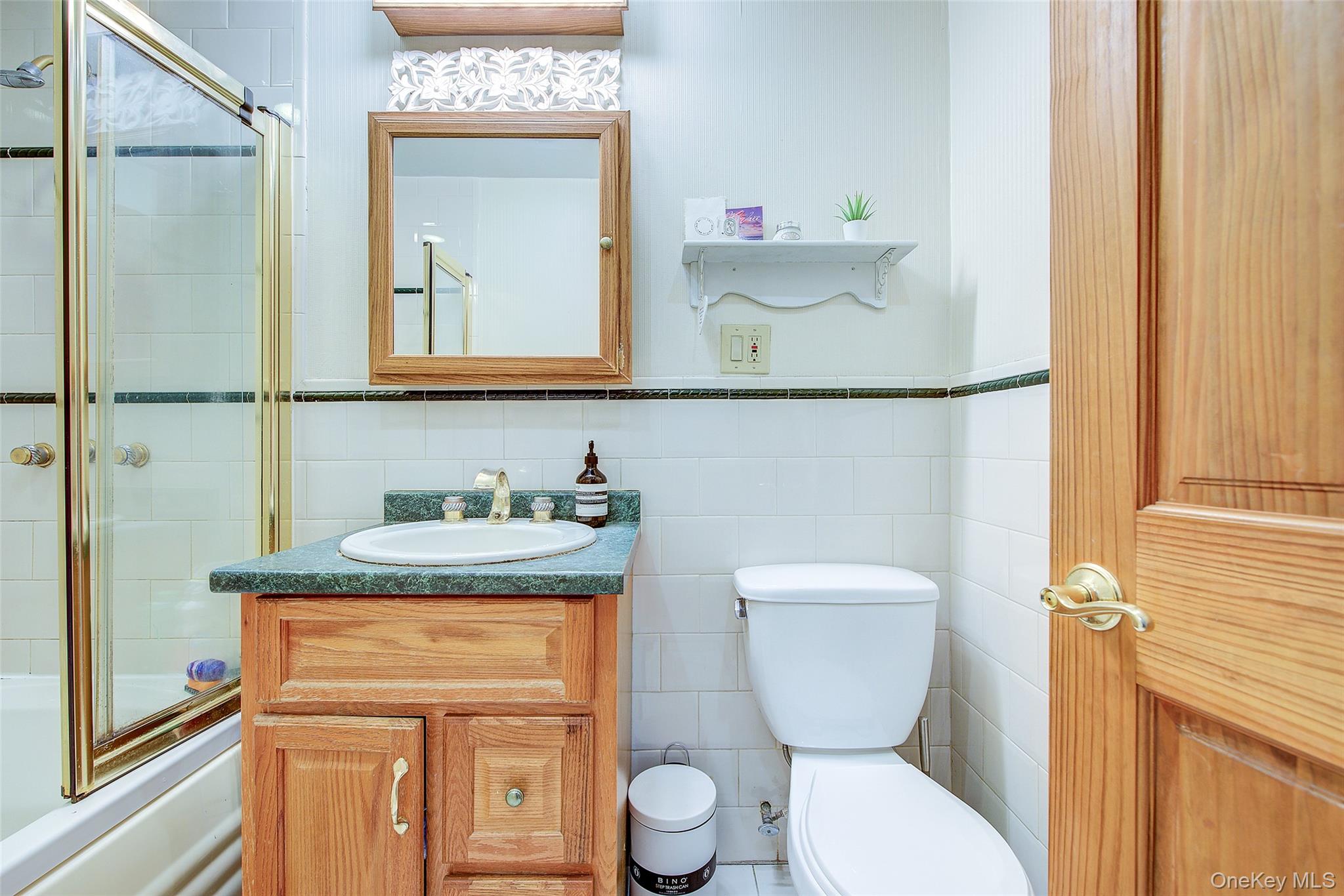 #16 photo, 66-71 74th Street, Middle Village , NY 11379