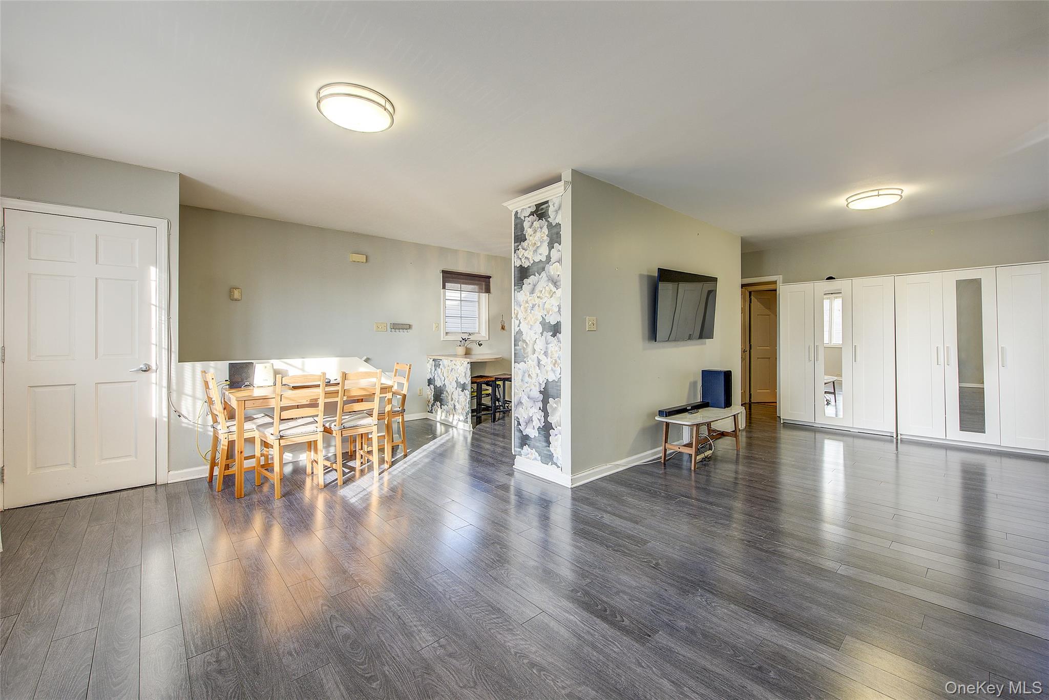 #19 photo, 66-71 74th Street, Middle Village , NY 11379