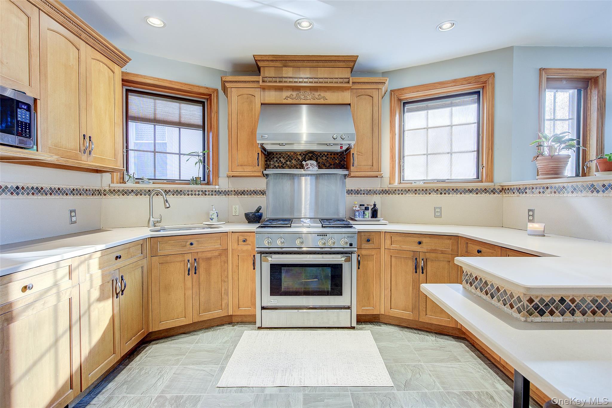 #7 photo, 66-71 74th Street, Middle Village , NY 11379