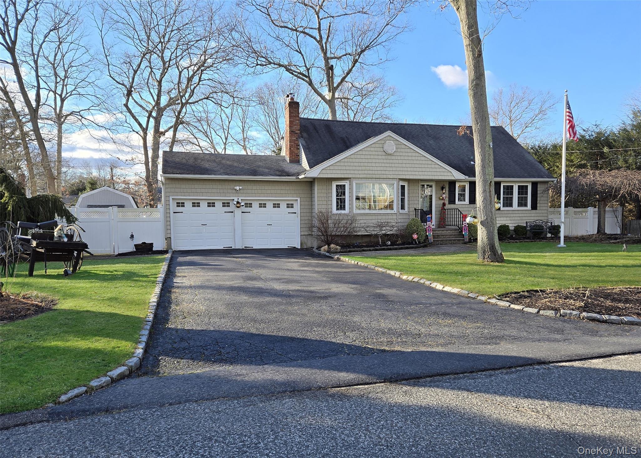 #1 photo, 94 Clarendon Road, سوفولك Ronkonkoma , NY 11779