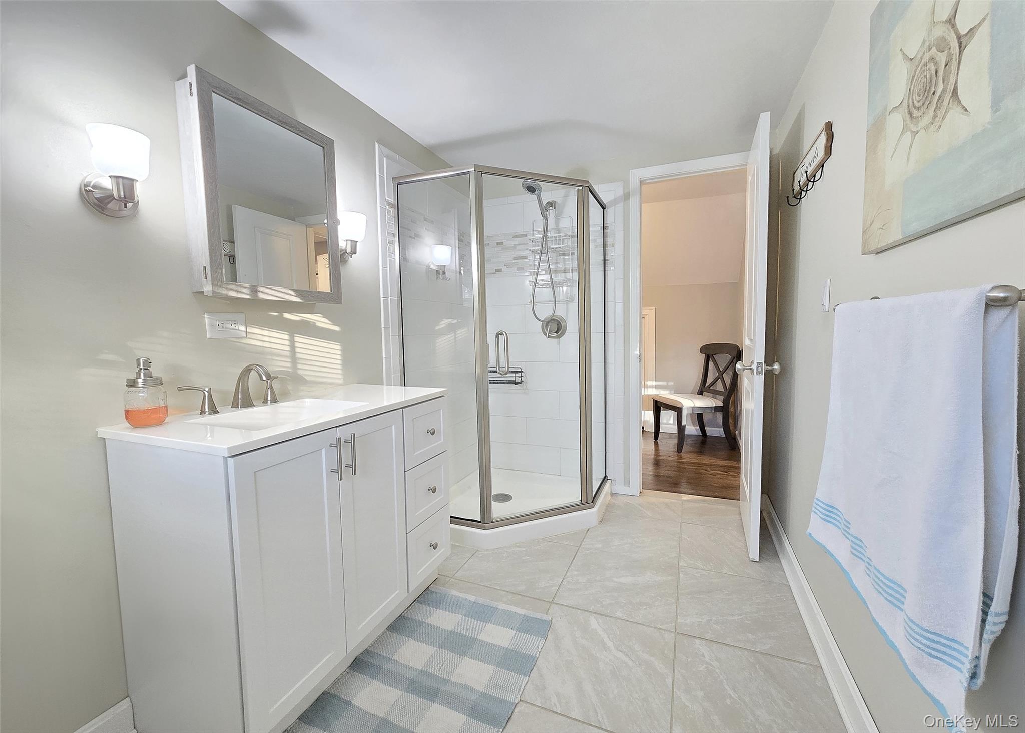 #14 photo, 94 Clarendon Road, سوفولك Ronkonkoma , NY 11779