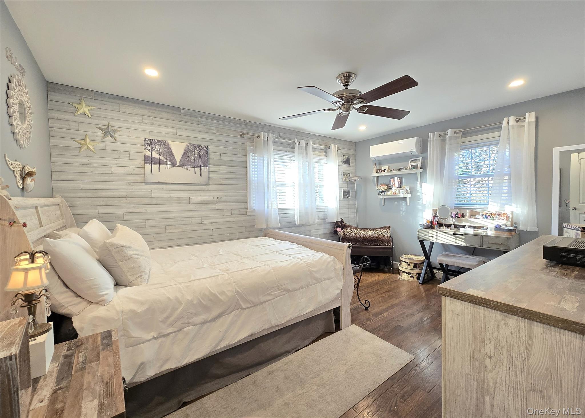 #16 photo, 94 Clarendon Road, سوفولك Ronkonkoma , NY 11779