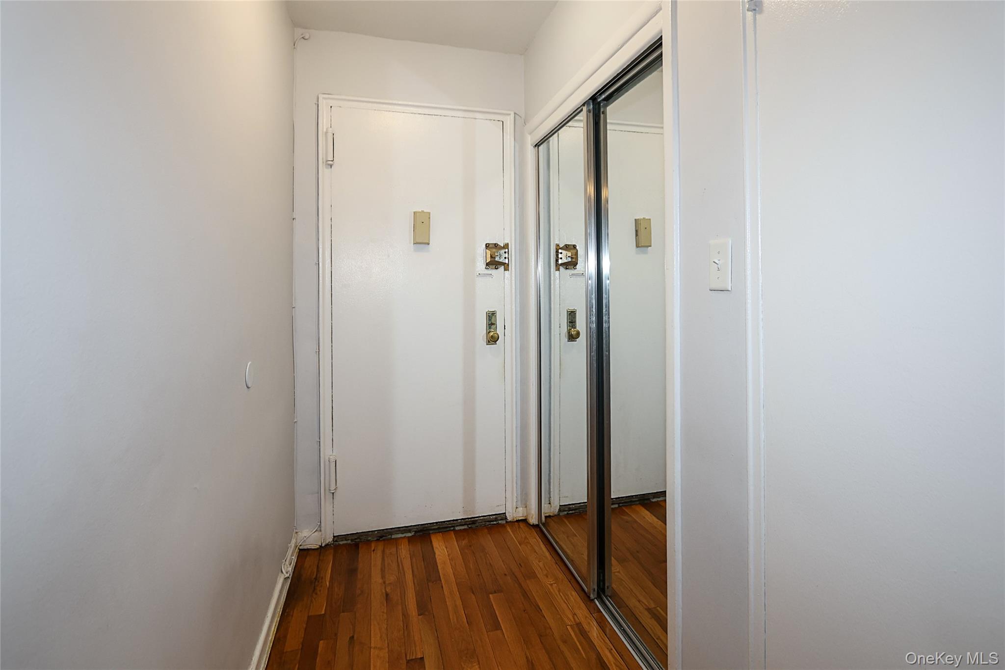 #11 photo, 226-26 Union Turnpike, कुईंस Oakland Gardens , NY 11364