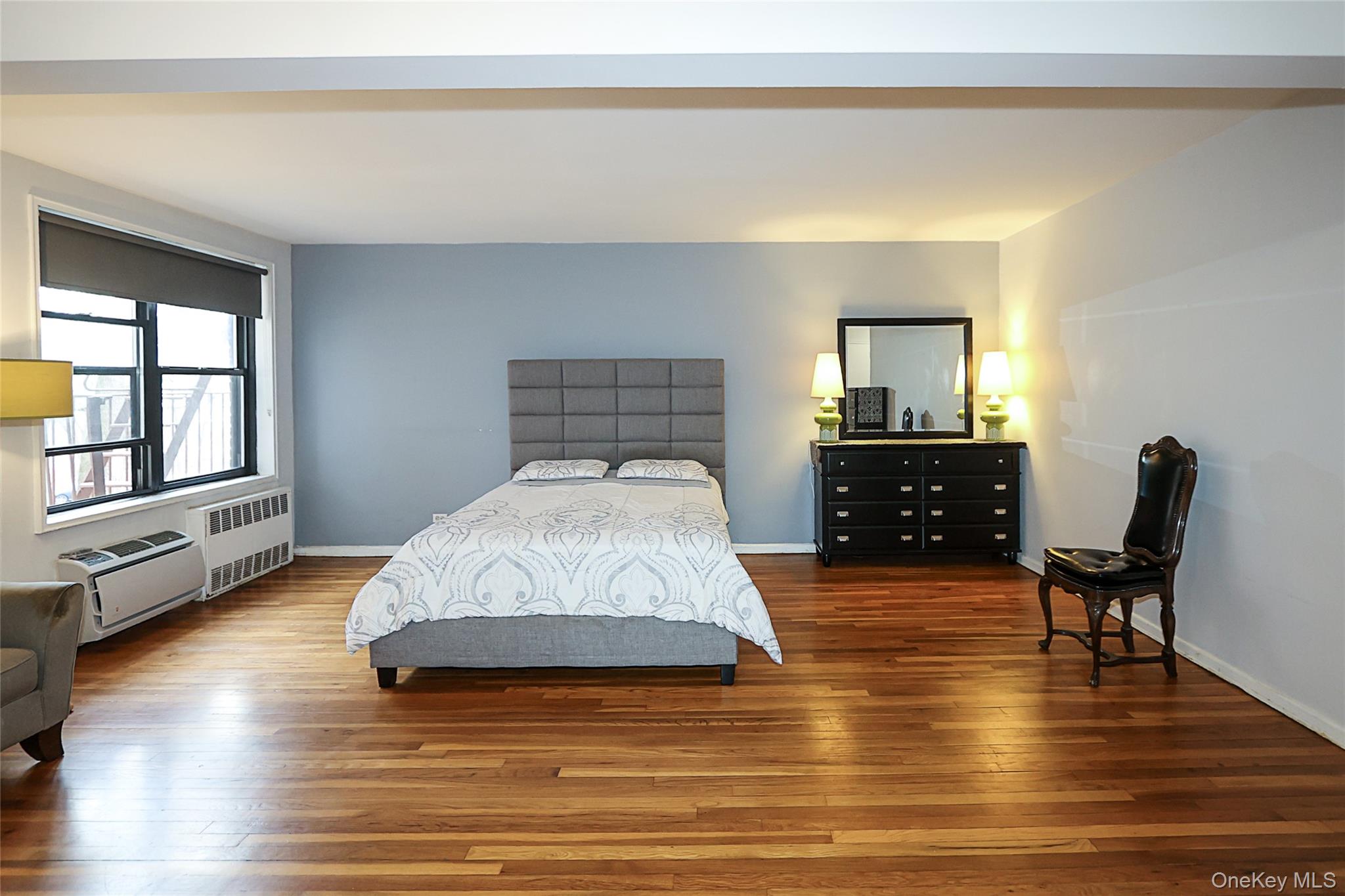 #4 photo, 226-26 Union Turnpike, कुईंस Oakland Gardens , NY 11364