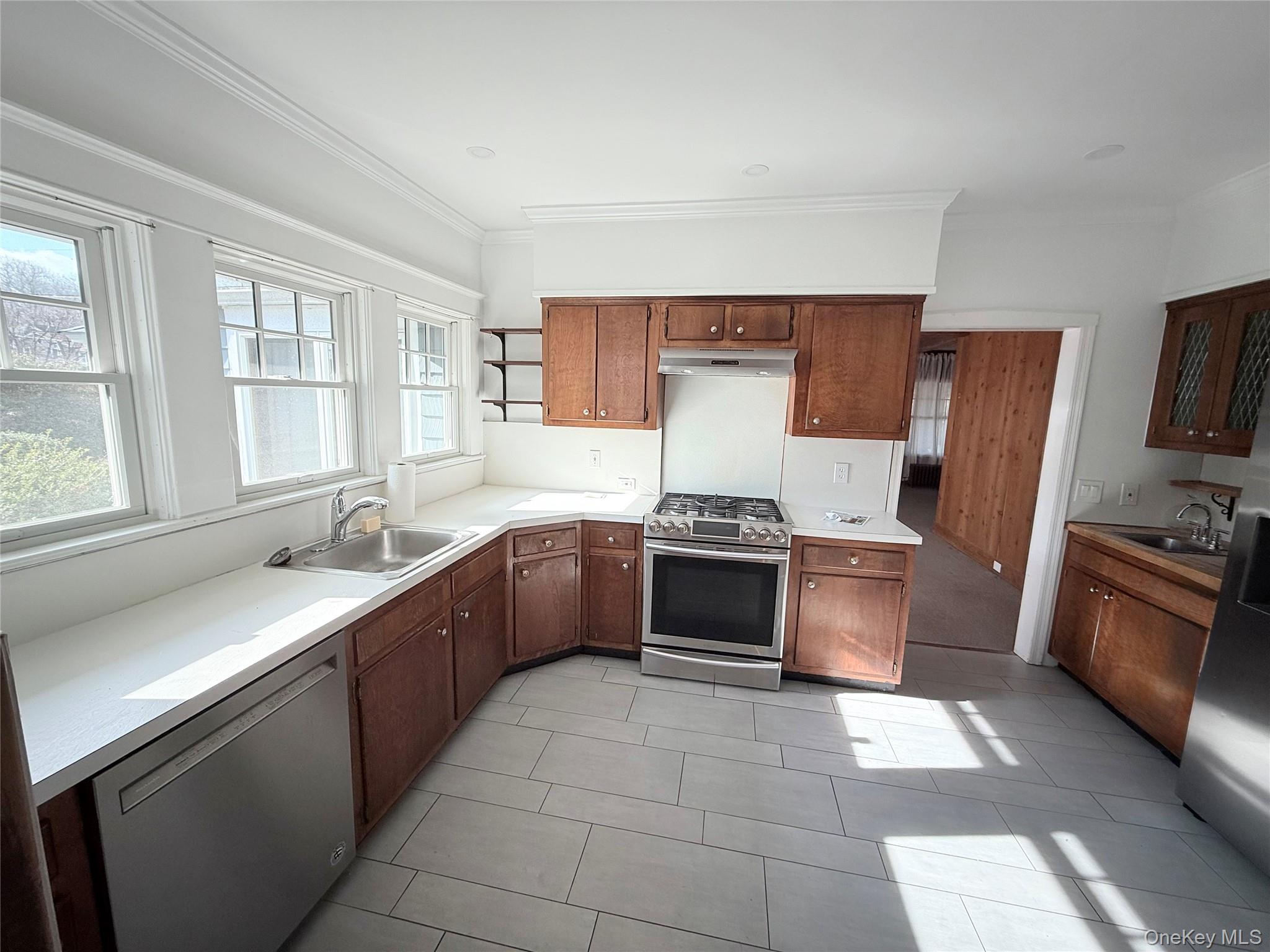 #6 photo, 34 Maple Avenue, Northport , NY 11768