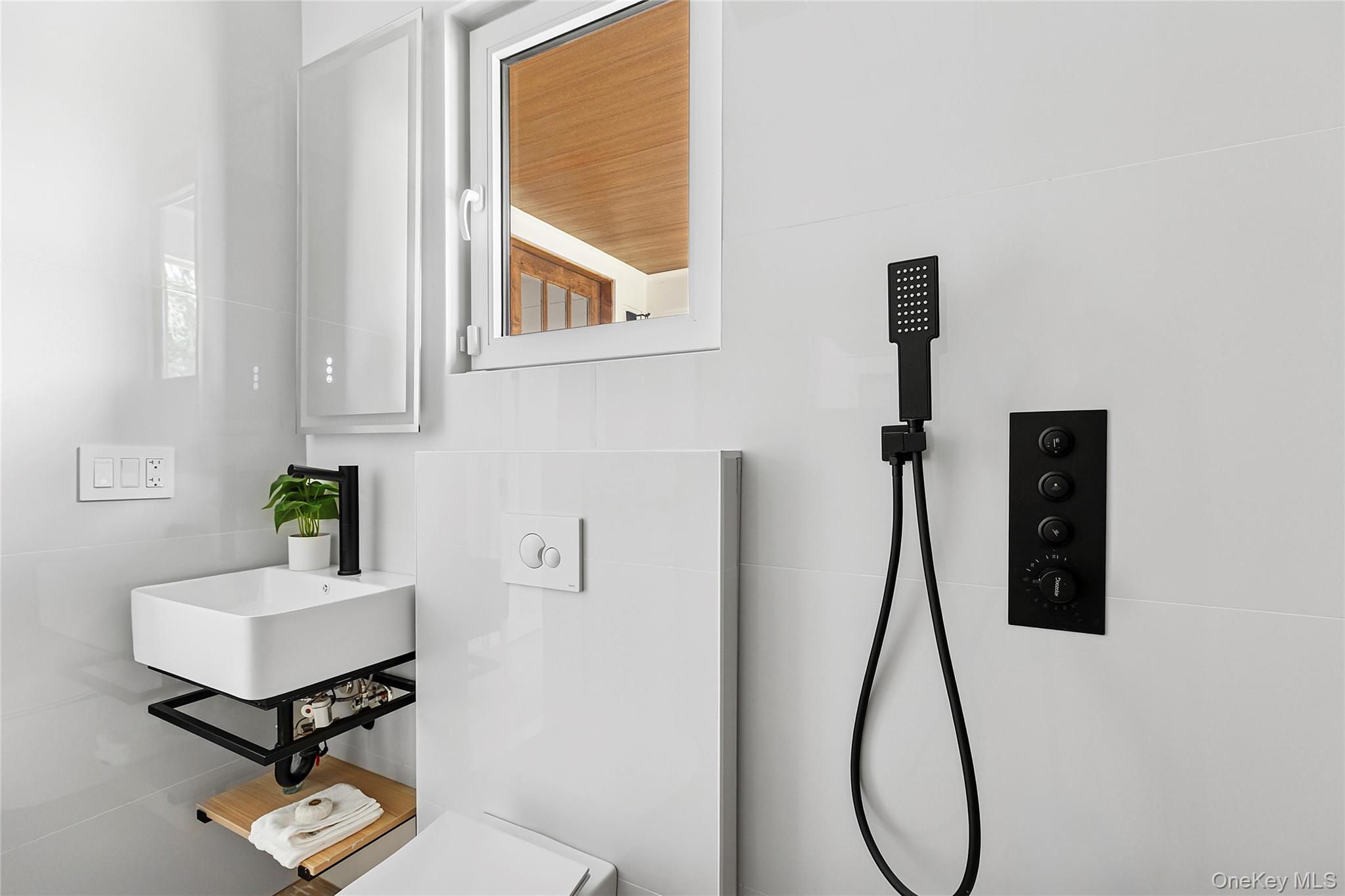 #12 photo, 132 Arthur Street, 长岛 花园城 Garden City , NY 11530