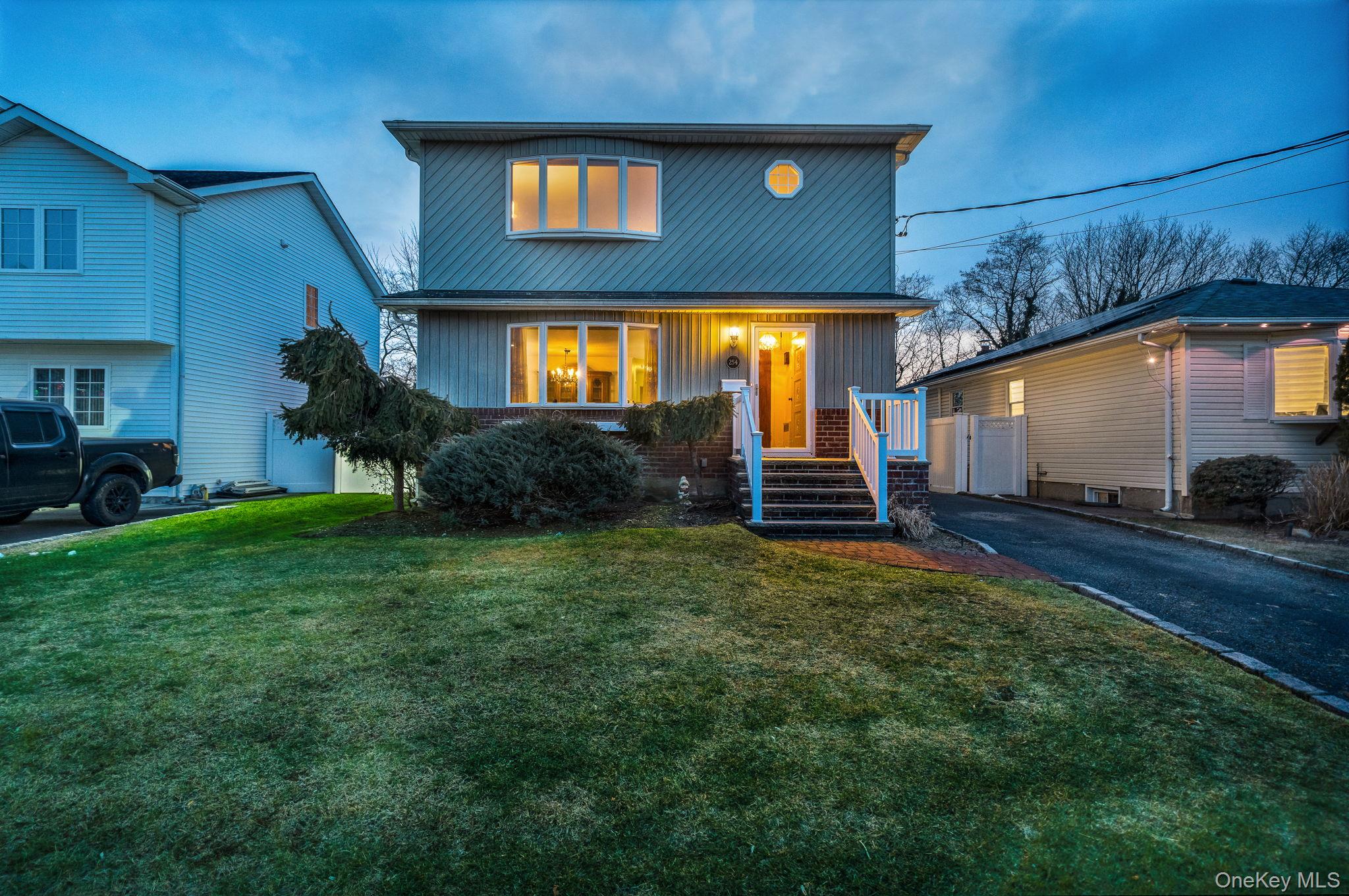 #1 photo, 254 N Richmond Avenue, Massapequa , NY 11758