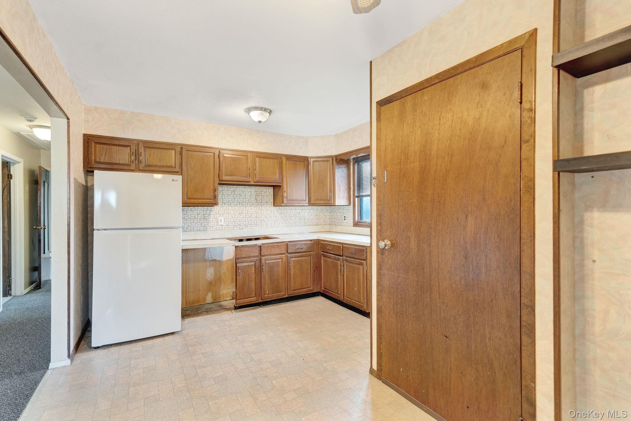 #18 photo, 254 N Richmond Avenue, Massapequa , NY 11758