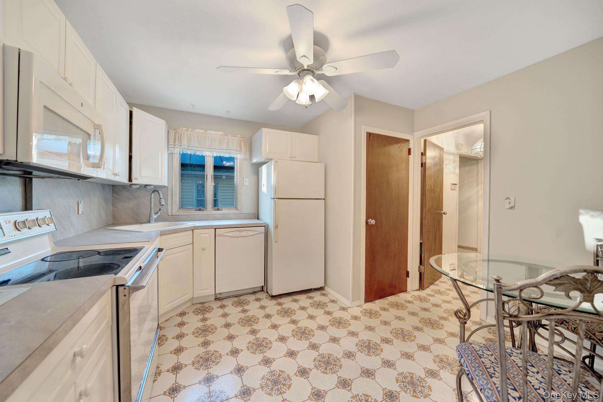 #4 photo, 254 N Richmond Avenue, Massapequa , NY 11758