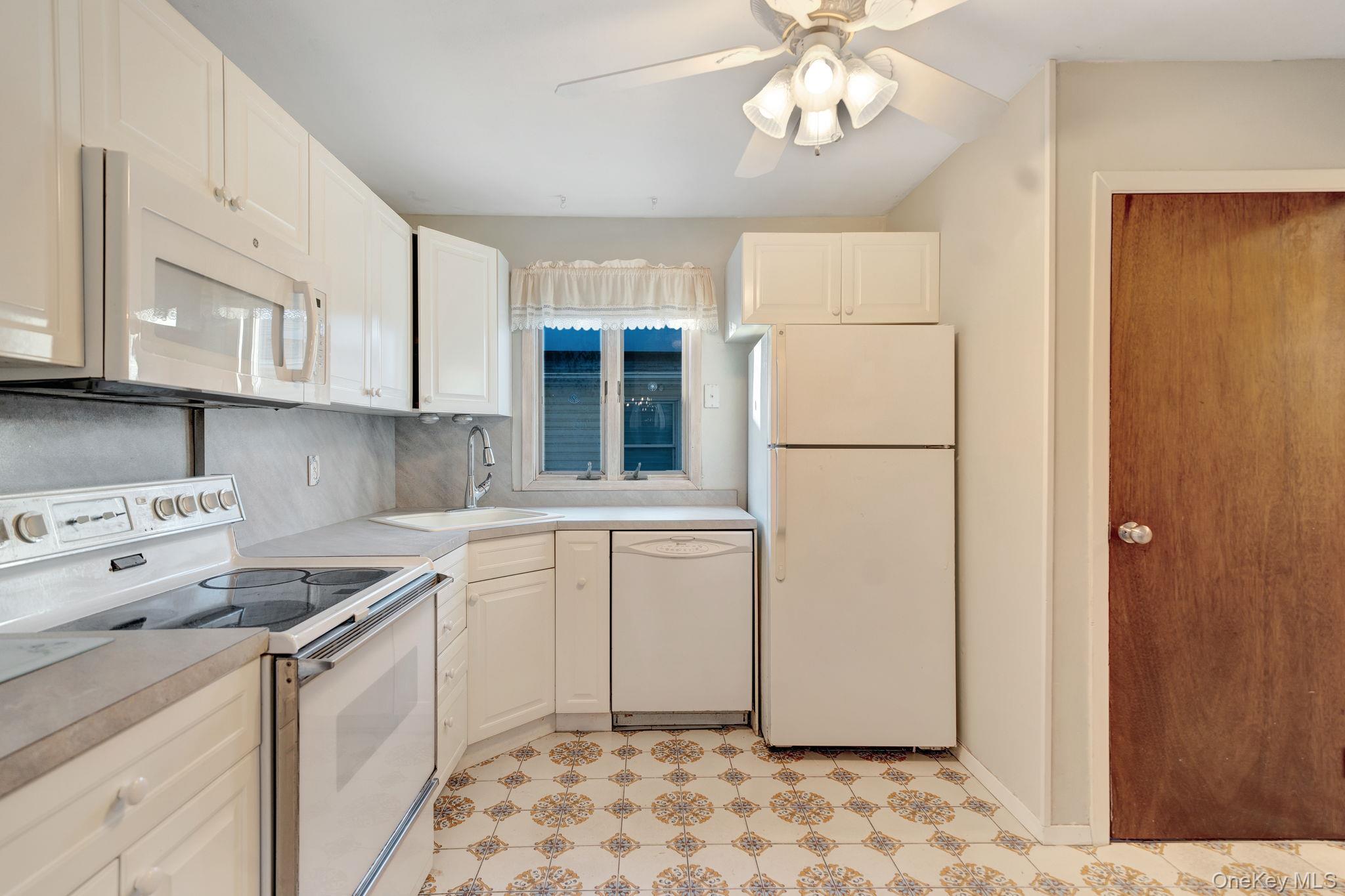 #5 photo, 254 N Richmond Avenue, Massapequa , NY 11758