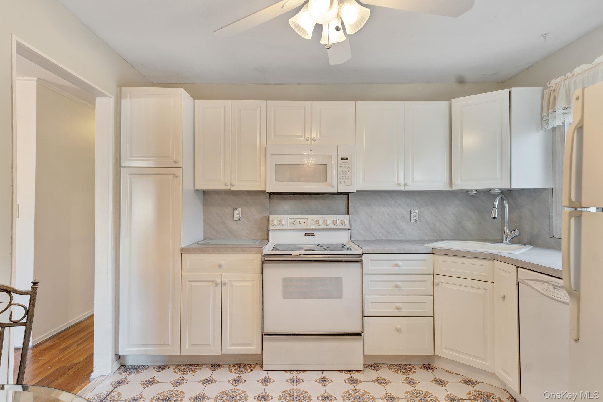 #6 photo, 254 N Richmond Avenue, Massapequa , NY 11758