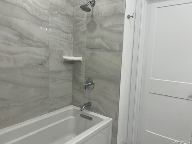 #9 photo, 21105 Aspenwood Drive, Plainview , NY 11803