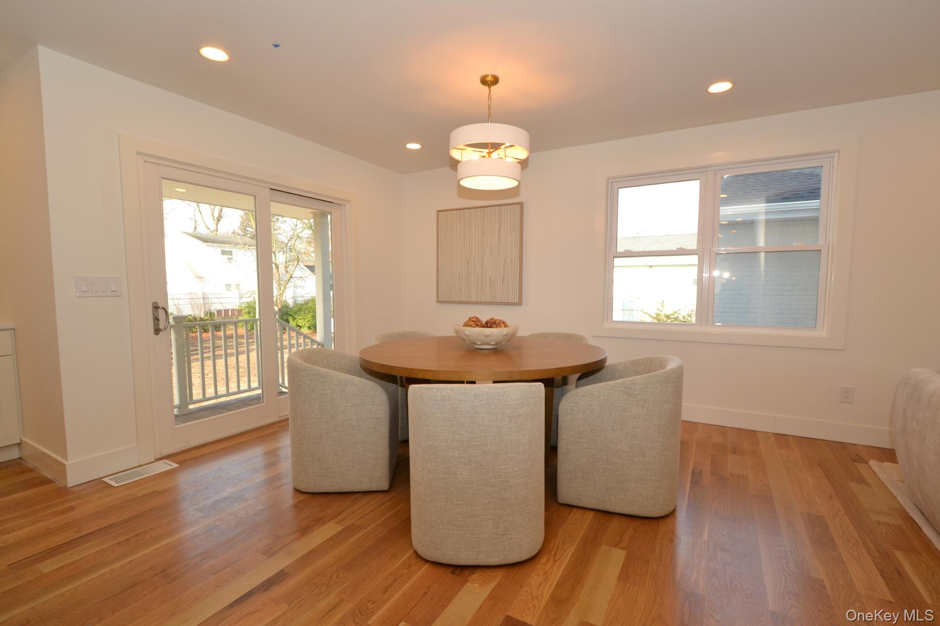 #12 photo, 188 Ralph Avenue, سوفولك Babylon , NY 11702