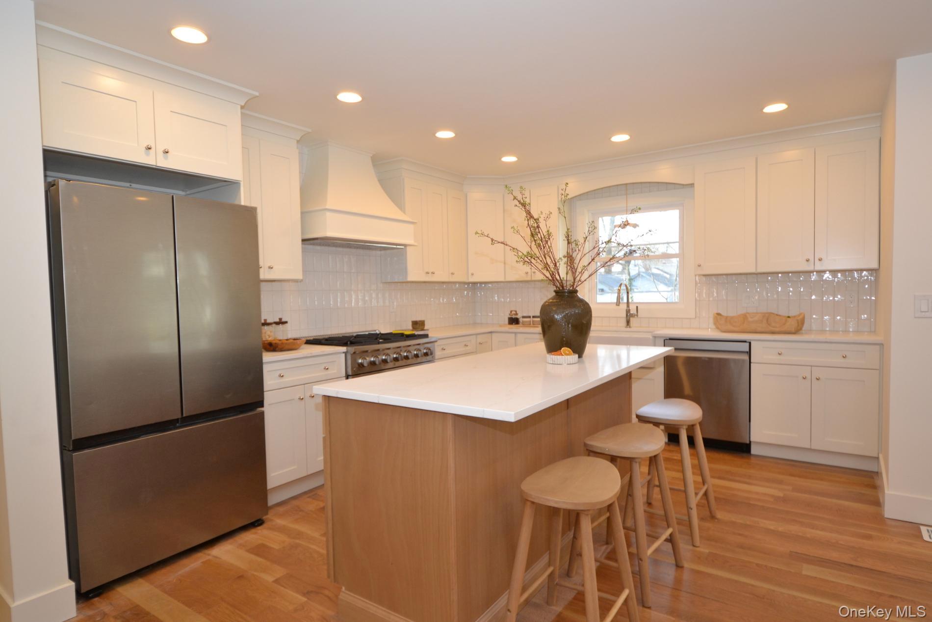 #13 photo, 188 Ralph Avenue, سوفولك Babylon , NY 11702