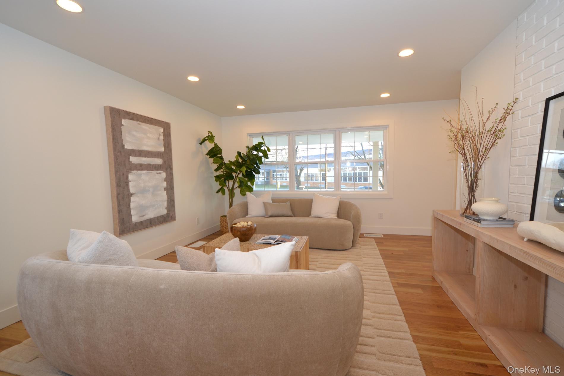 #6 photo, 188 Ralph Avenue, سوفولك Babylon , NY 11702