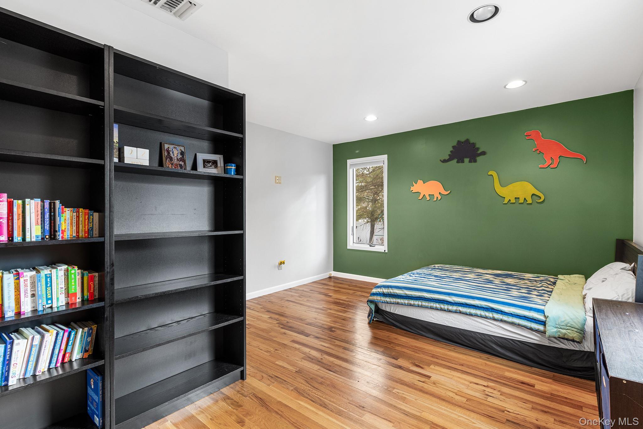 #16 photo, 49 Fairfield Drive, Dix Hills , NY 11746