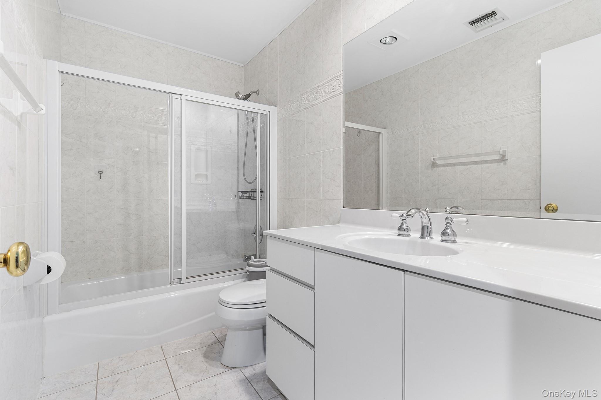 #18 photo, 49 Fairfield Drive, Dix Hills , NY 11746