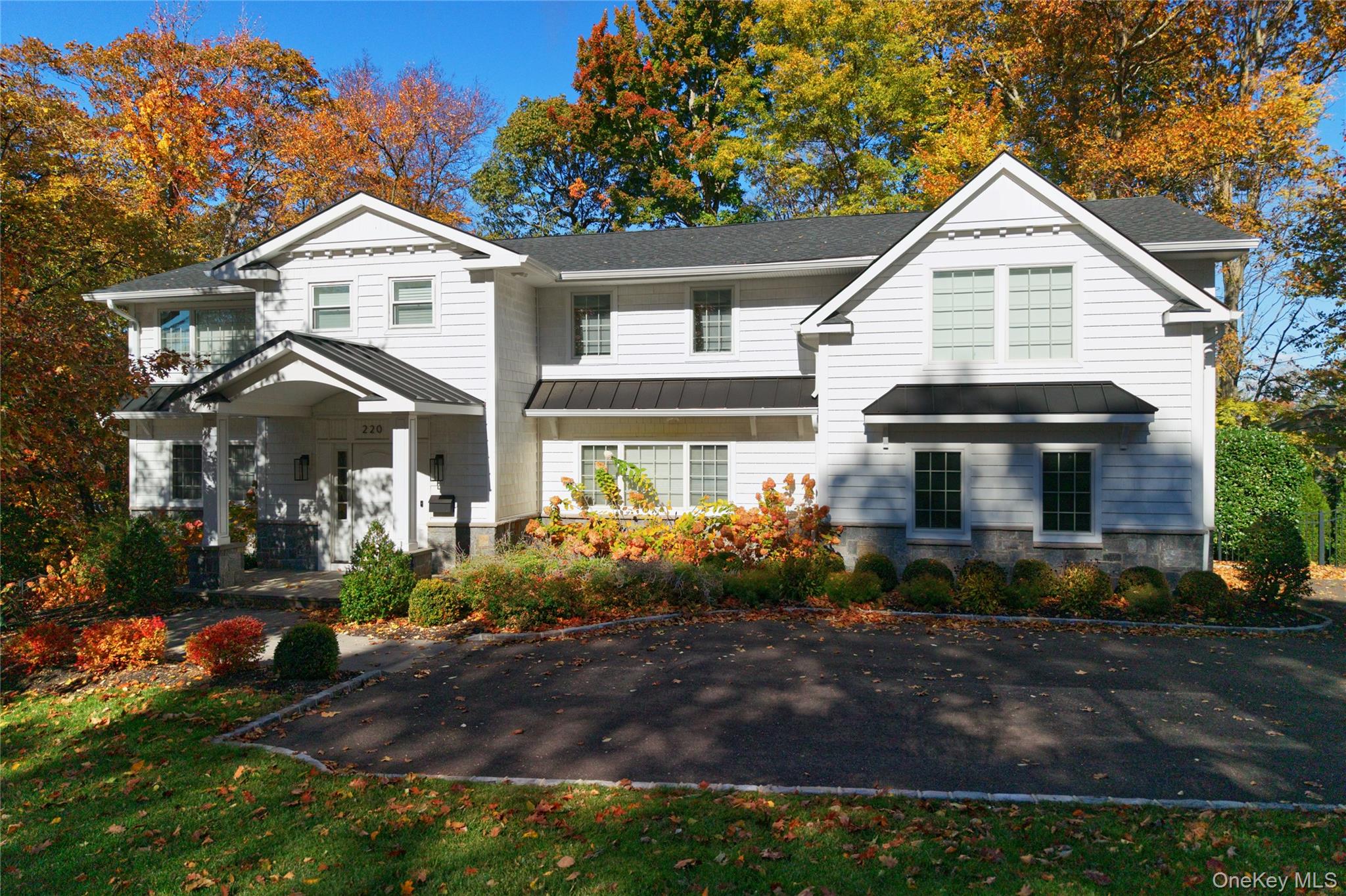 #1 photo, 220 Mimosa Drive, East Hills , NY 11576