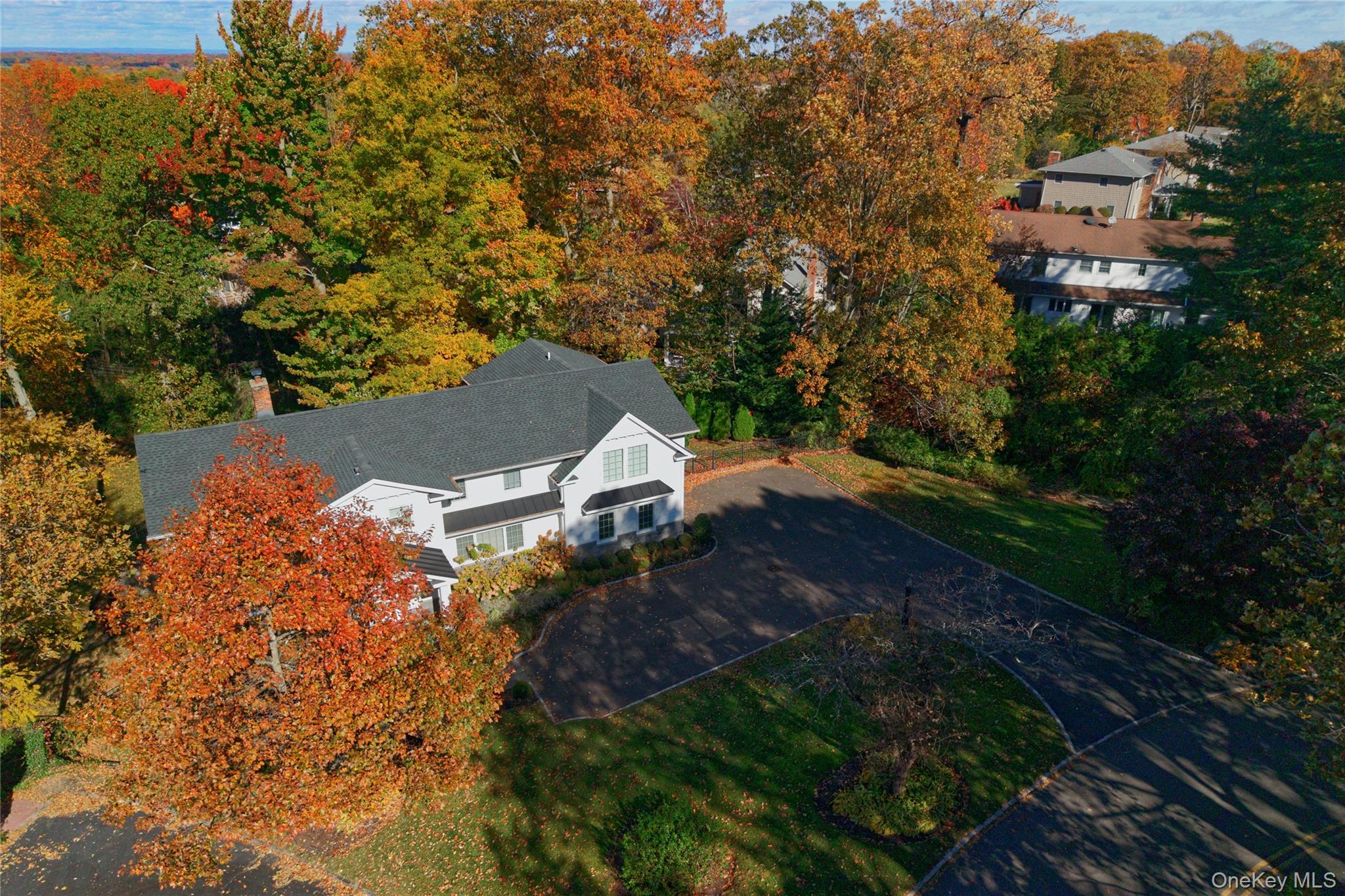 #4 photo, 220 Mimosa Drive, East Hills , NY 11576