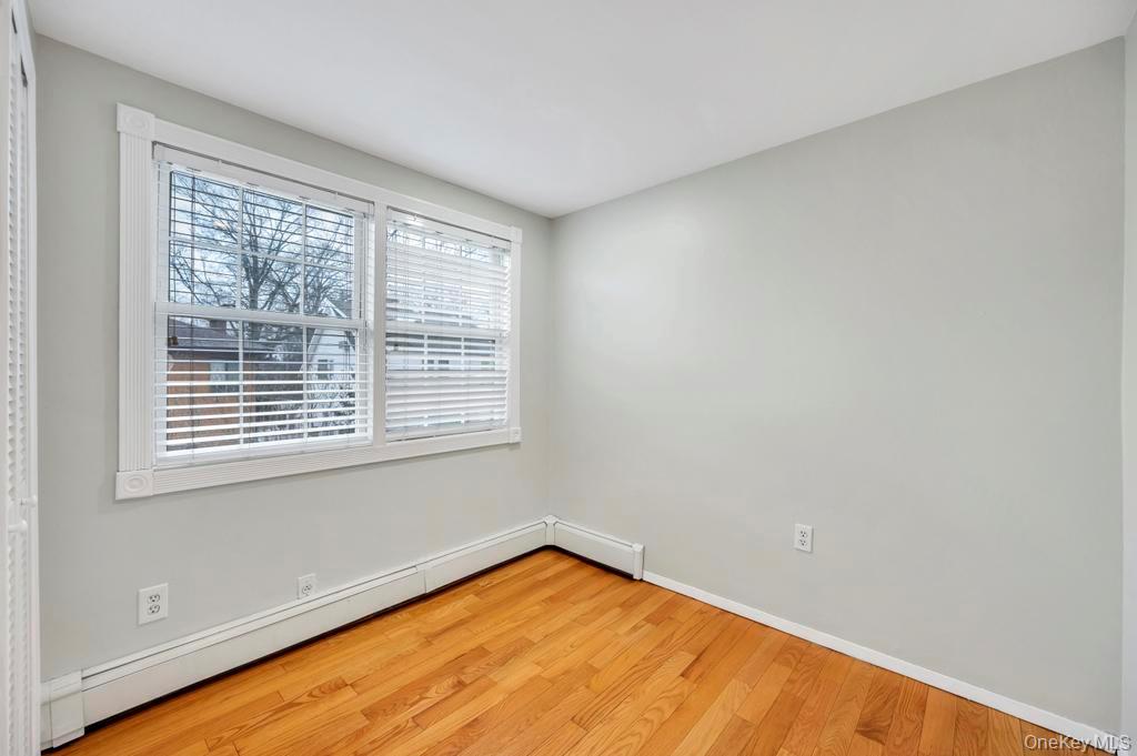 #15 photo, 2585 Oceanside Road, Нассау ‖ Oceanside , NY 11572