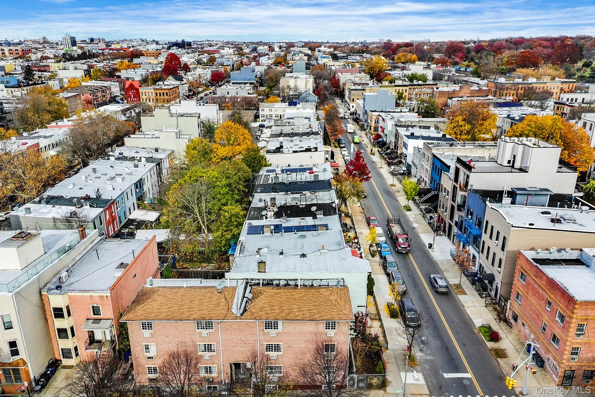 #4 photo, 693 Evergreen Avenue, 브루클린 Brooklyn , NY 11207