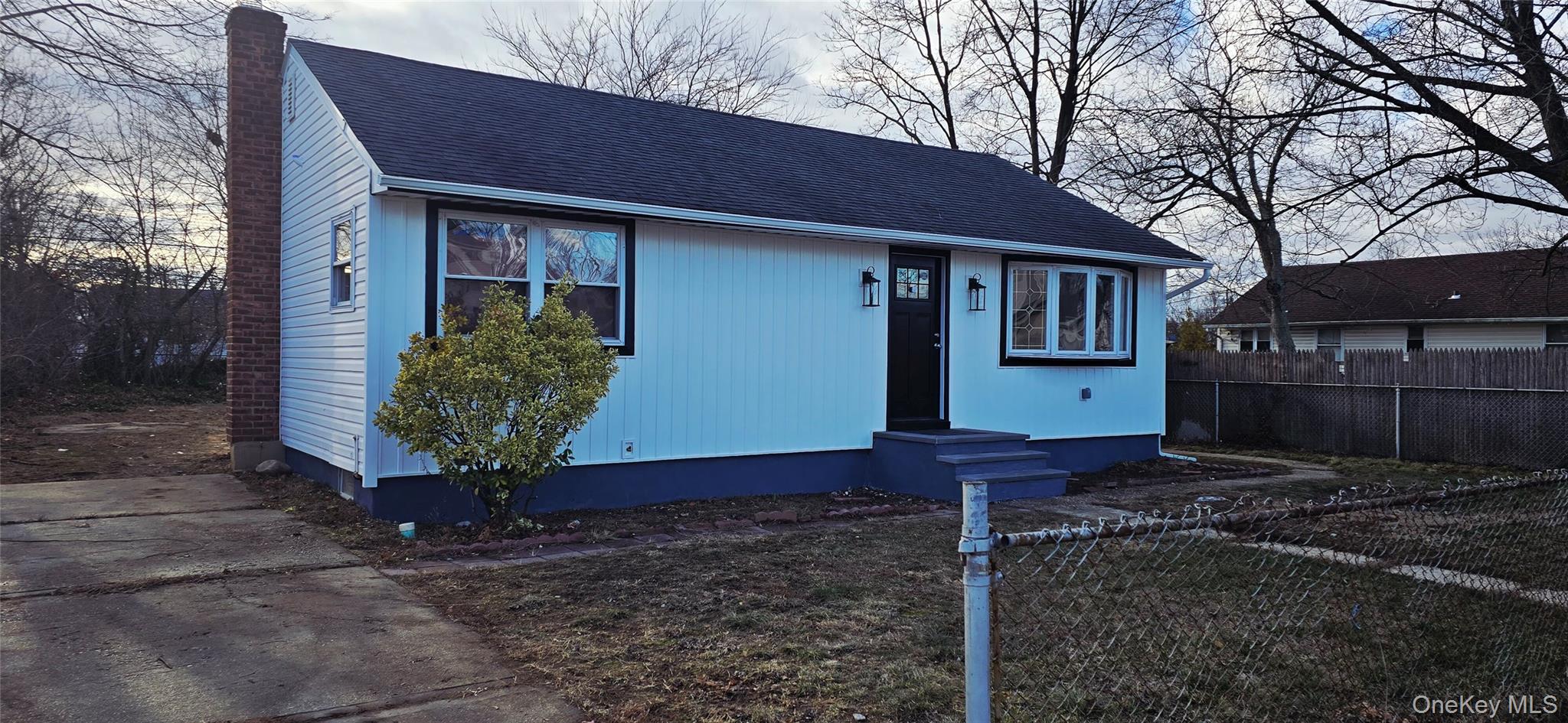 #1 photo, 33 Silverpine Drive, Amityville , NY 11701