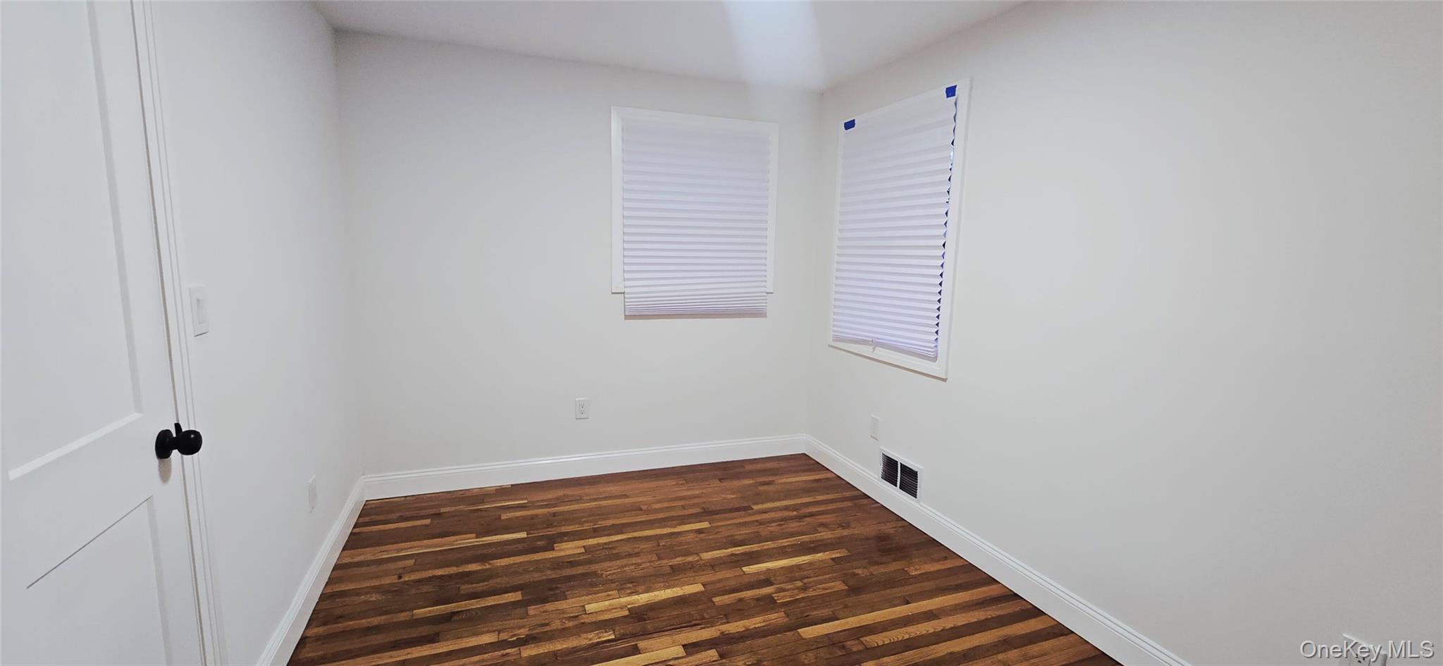 #11 photo, 33 Silverpine Drive, Amityville , NY 11701