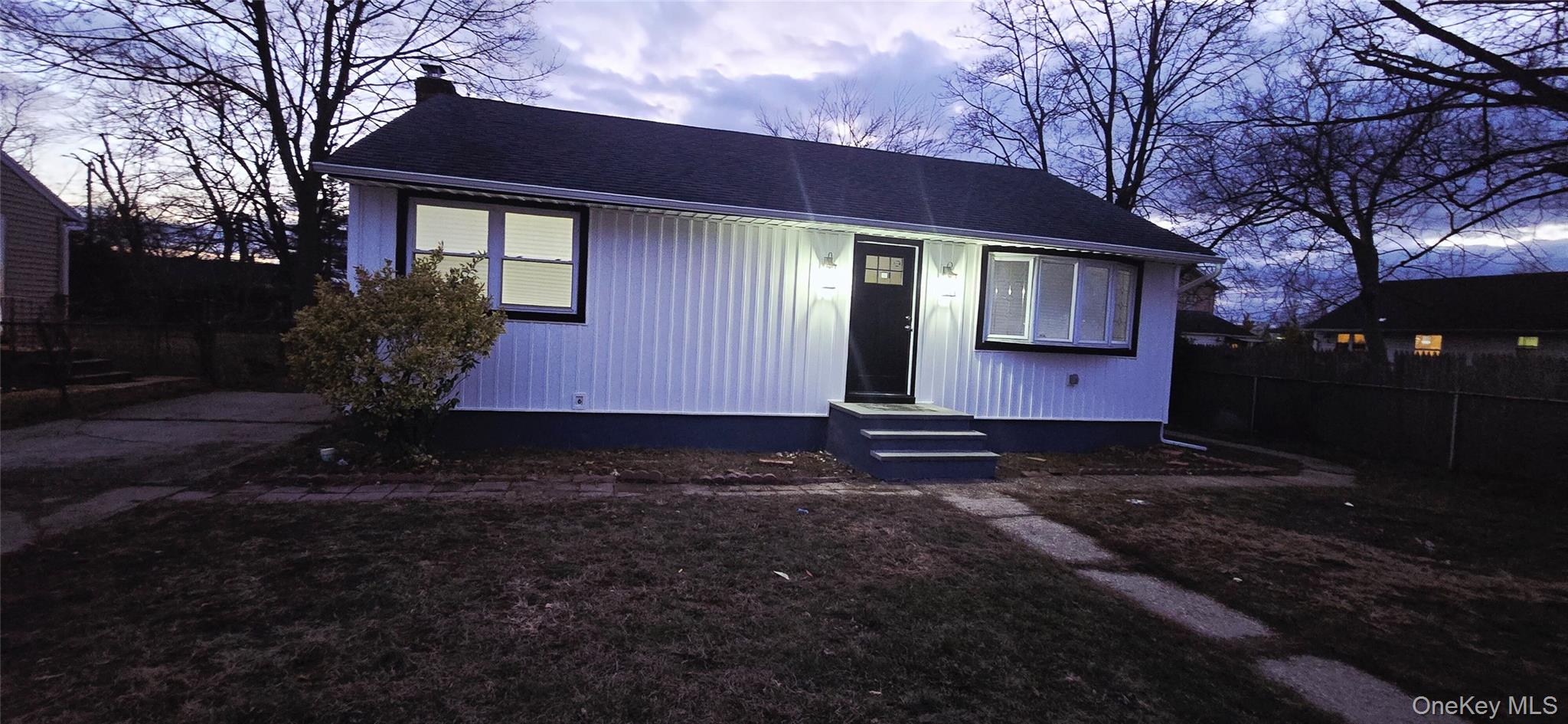 #4 photo, 33 Silverpine Drive, Amityville , NY 11701