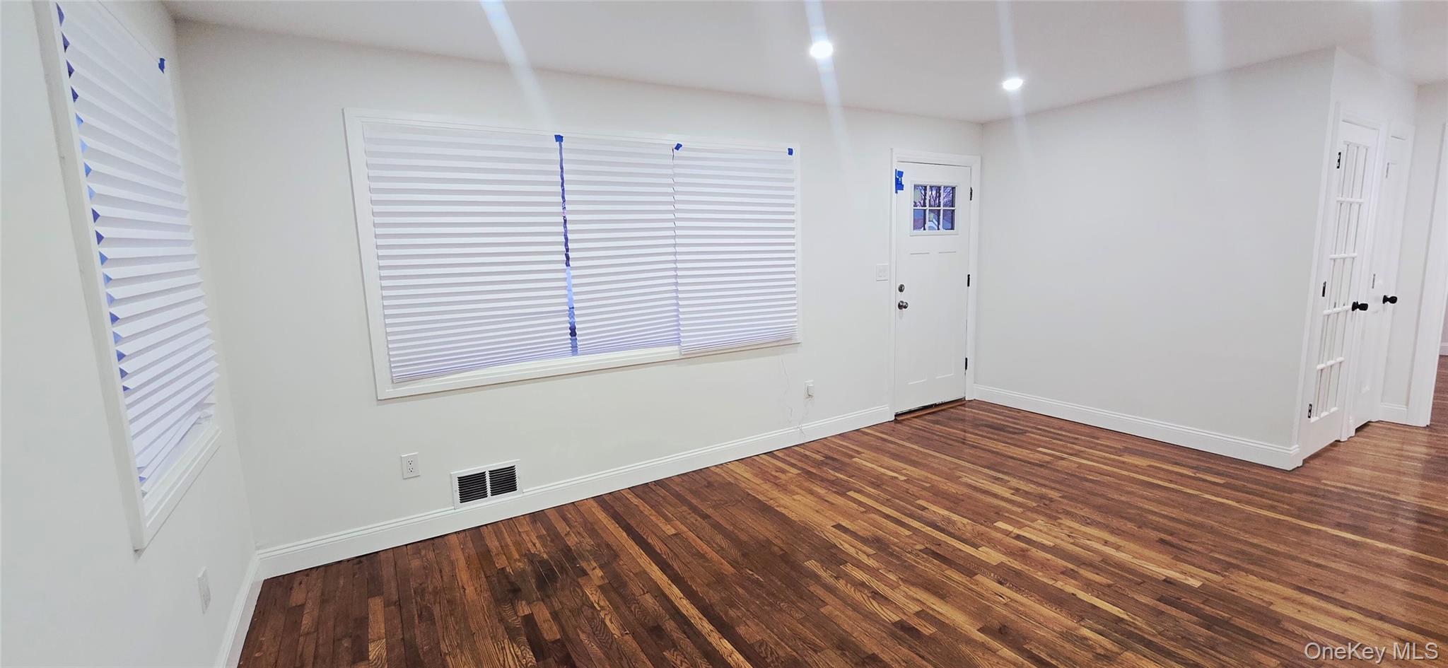 #5 photo, 33 Silverpine Drive, Amityville , NY 11701