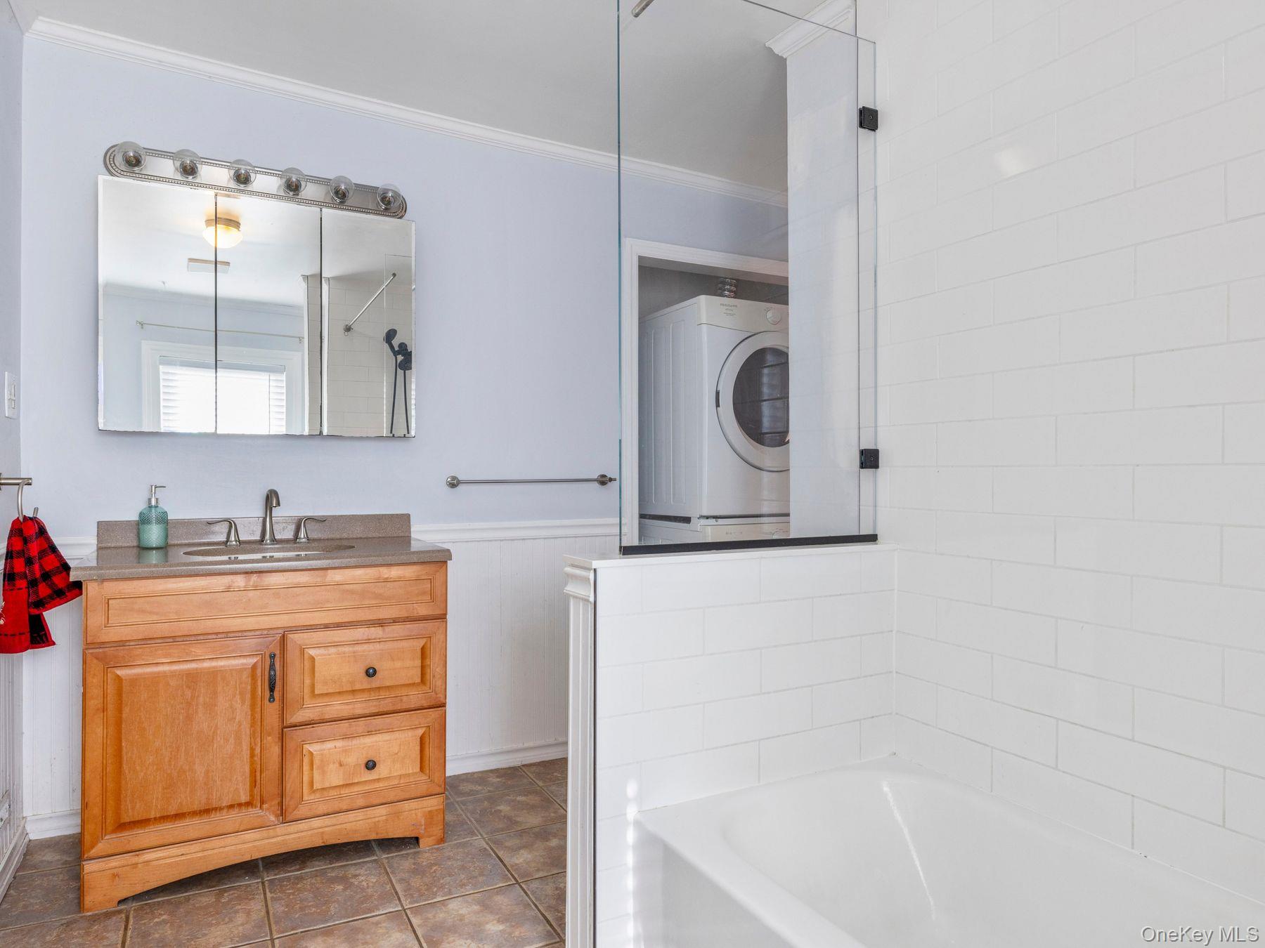 #18 photo, 27 Brick Row Street, Athens , NY 12015