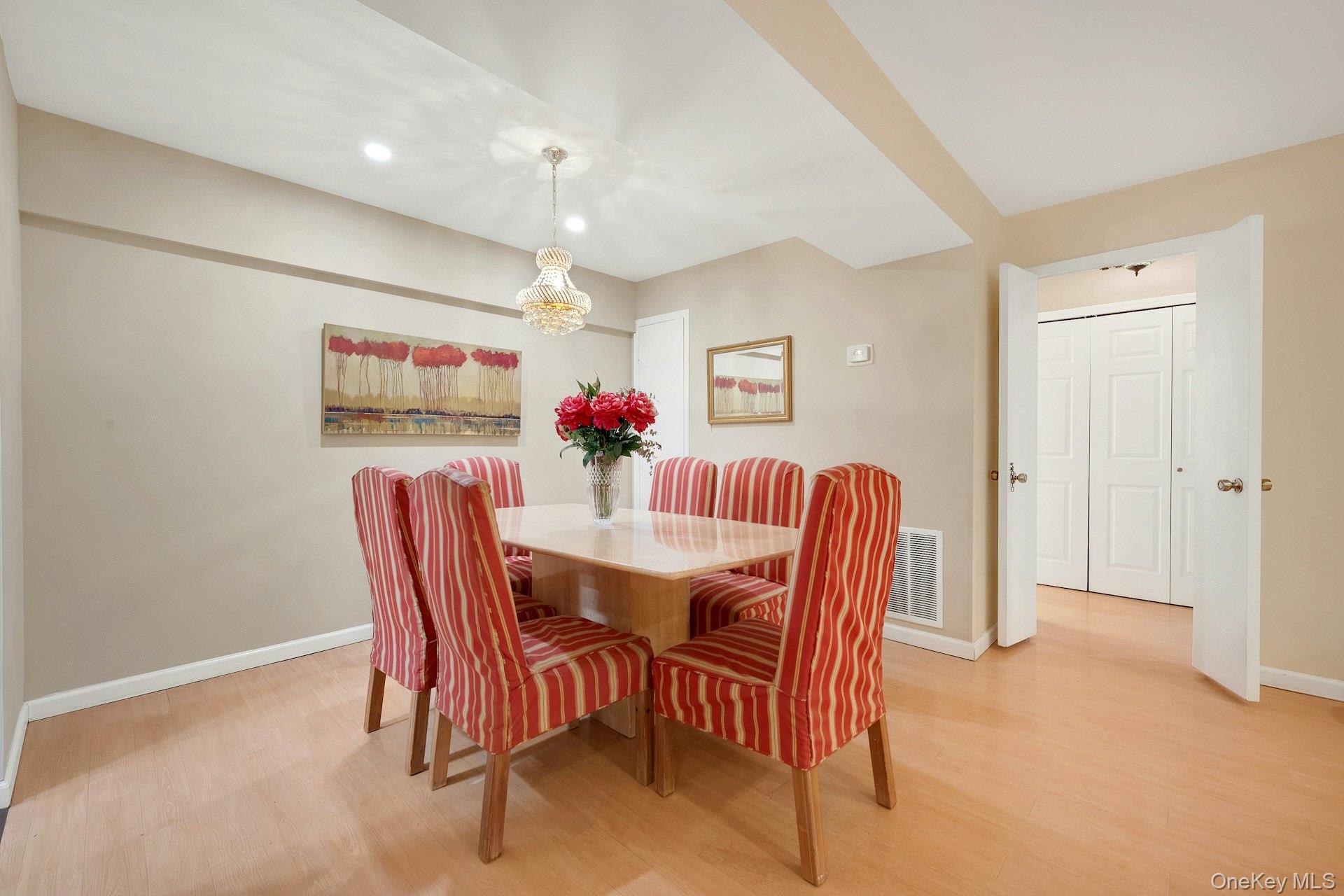 #8 photo, 16 Bronxville Glen Drive, ब्रोंक्स Bronxville , NY 10708