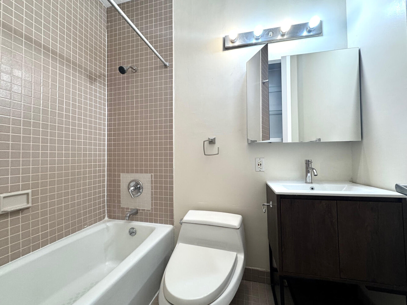 #7 photo, New York City, Turtle Bay , NY 10017