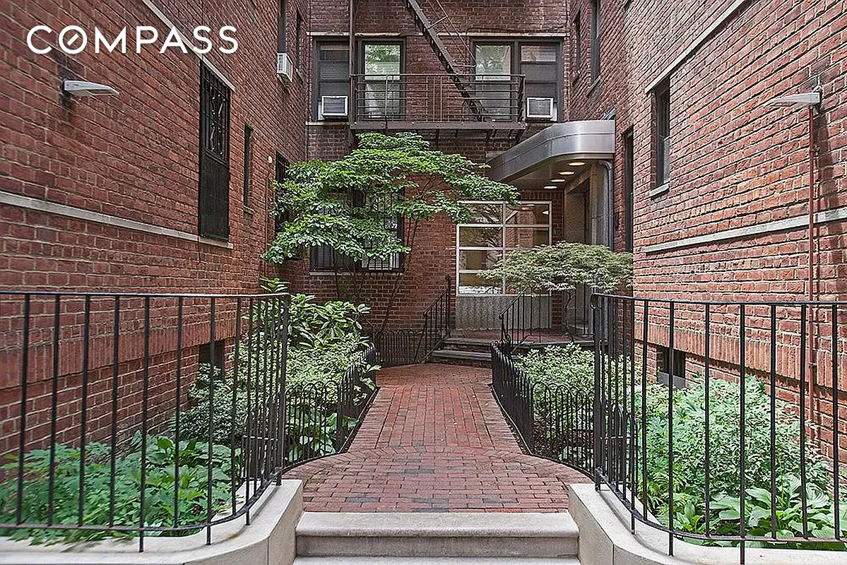 #9 photo, 160 W 85th Street, Upper West Side , NY 10024